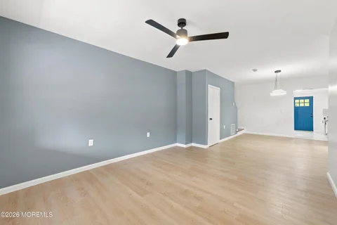 MLS: 22626890