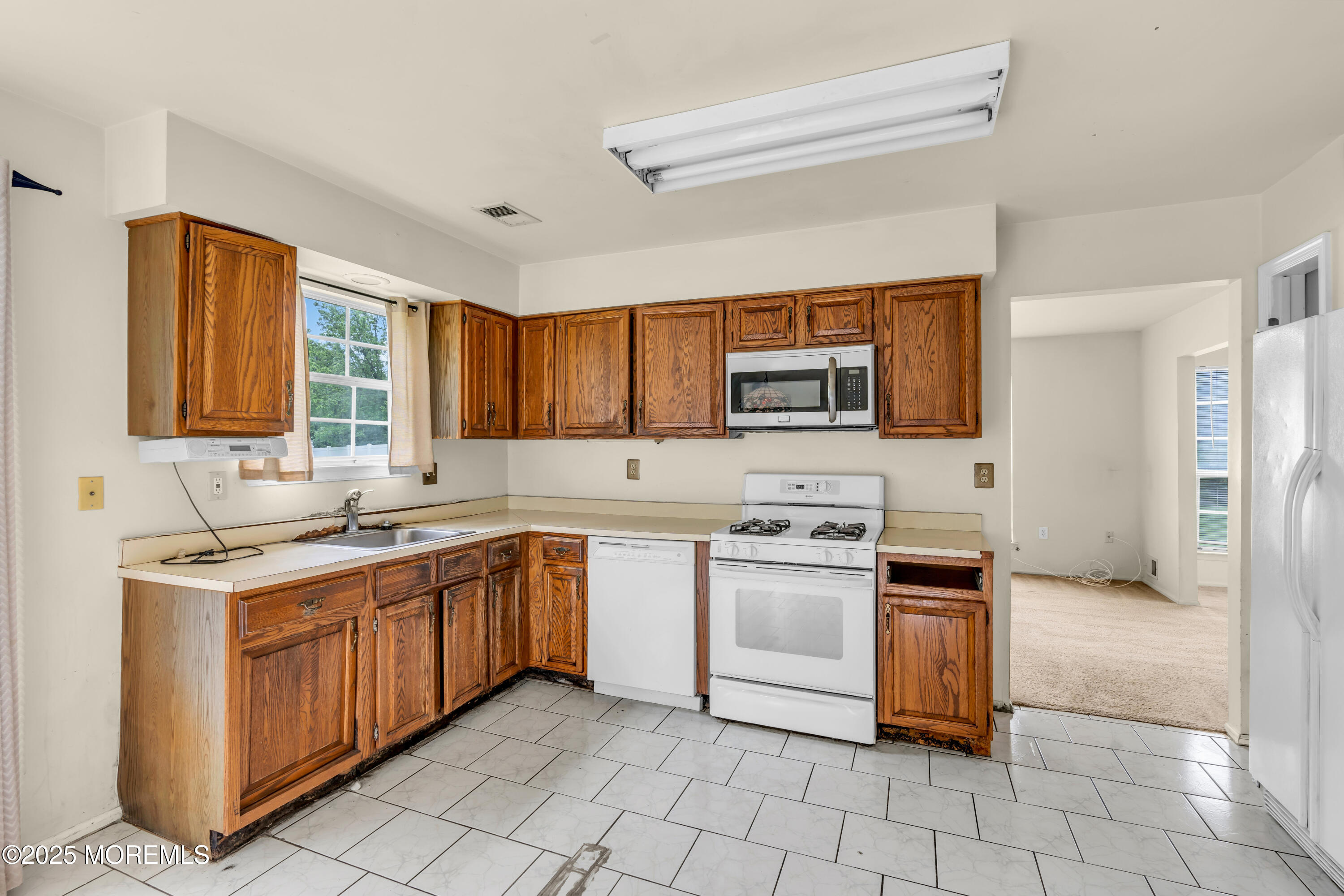 80 Society Hill Way, Tinton Falls, New Jersey image 12