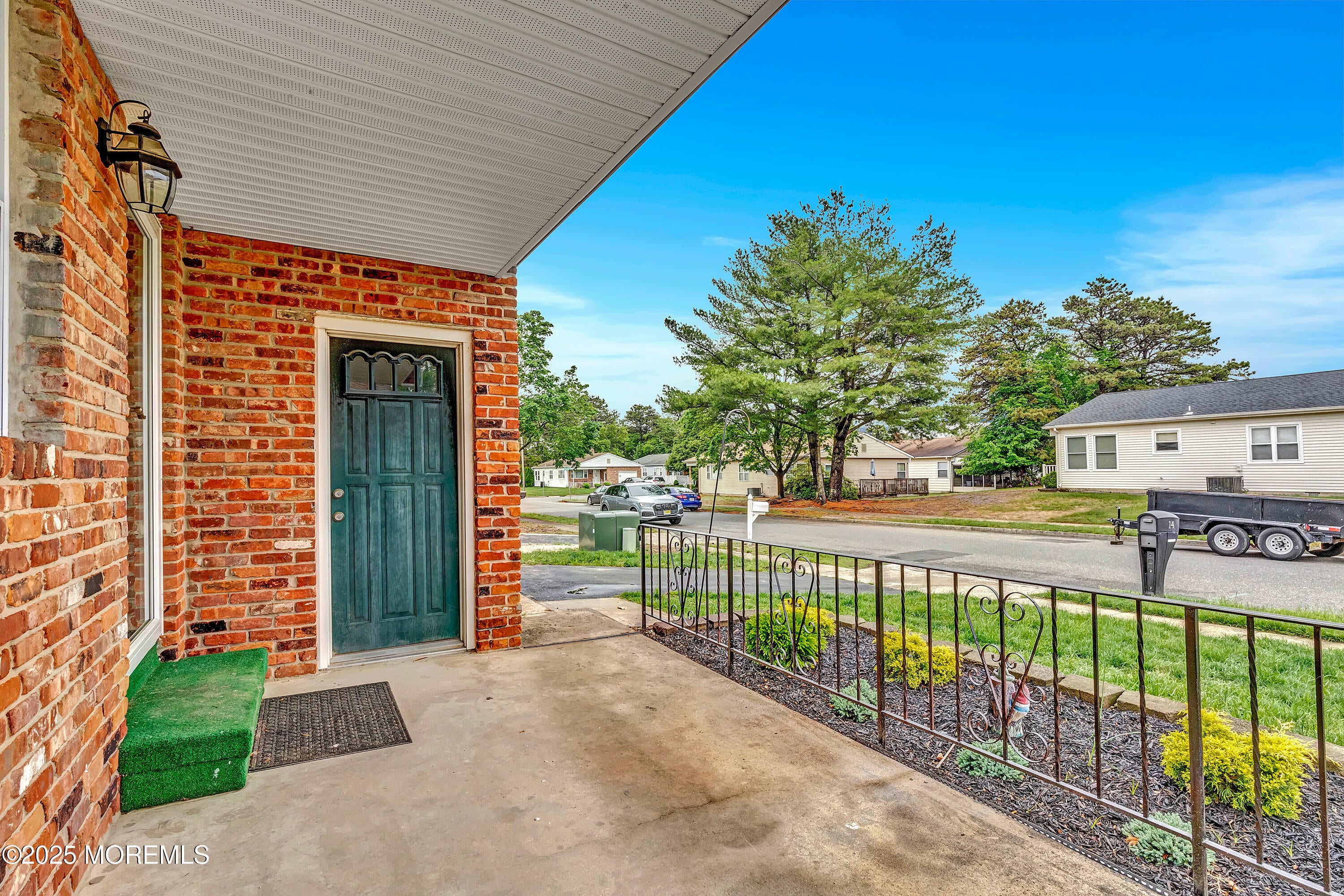 14 Santiago Drive W