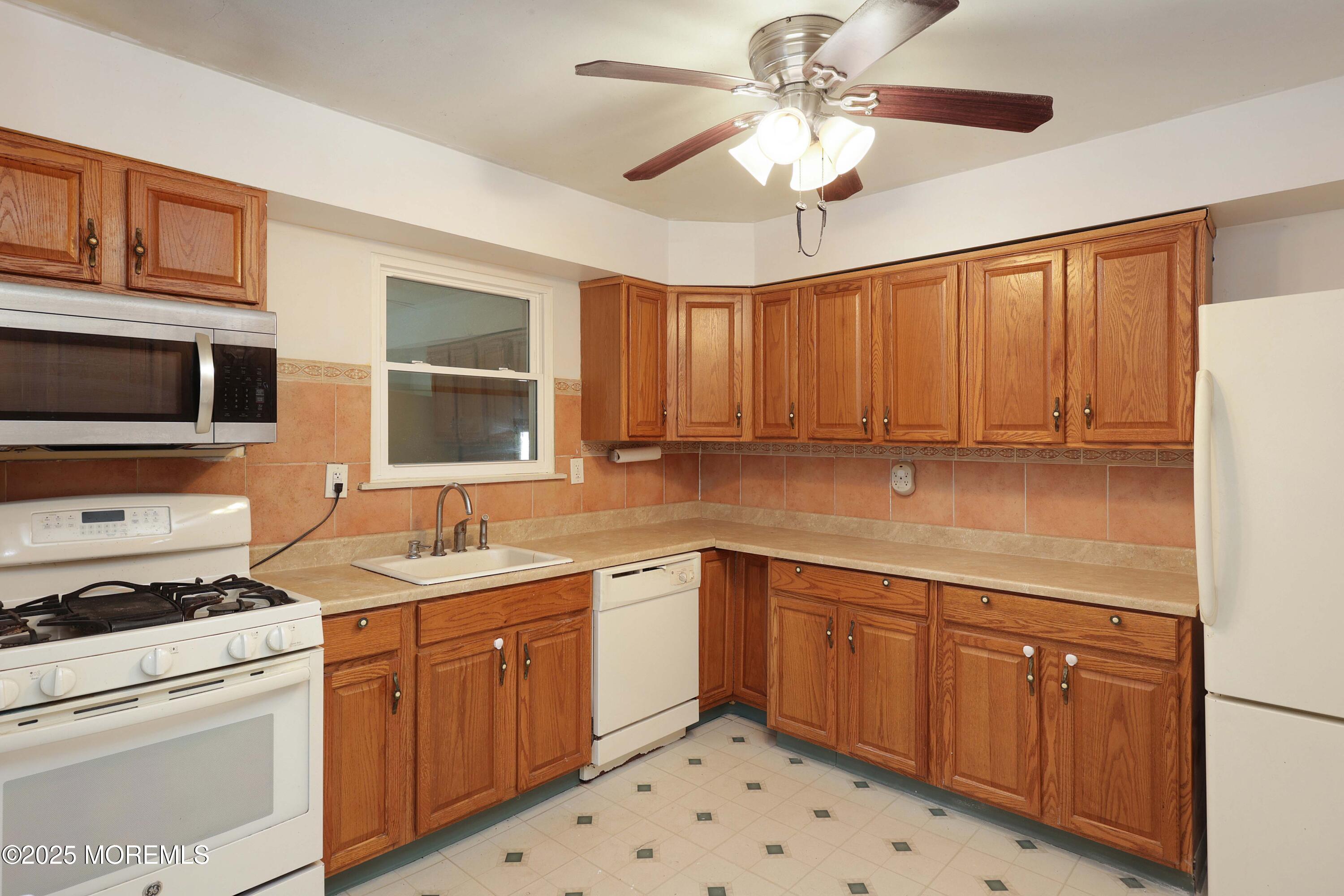 311 Mohawk Trail, Browns Mills, New Jersey image 10