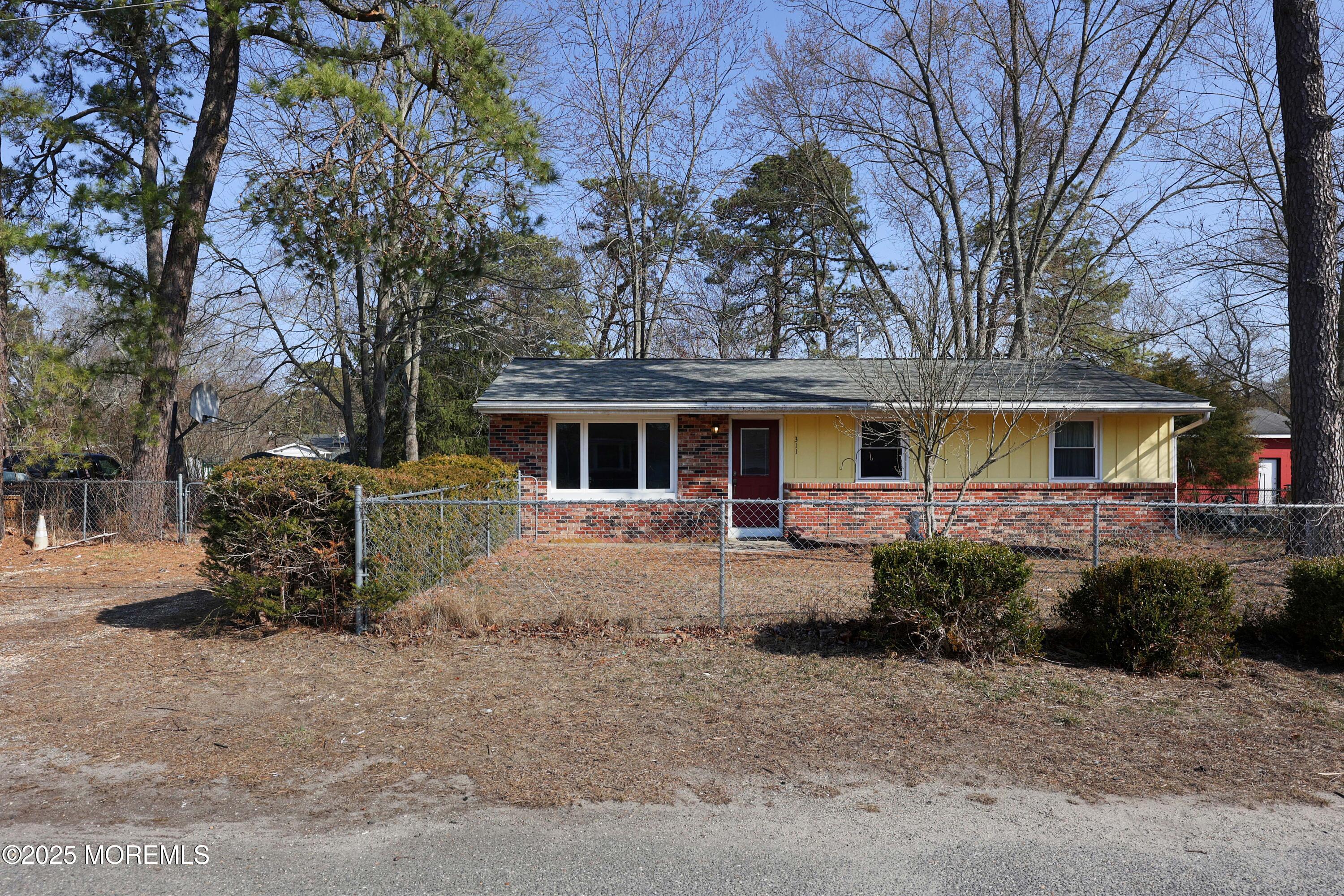 311 Mohawk Trail, Browns Mills, New Jersey image 2