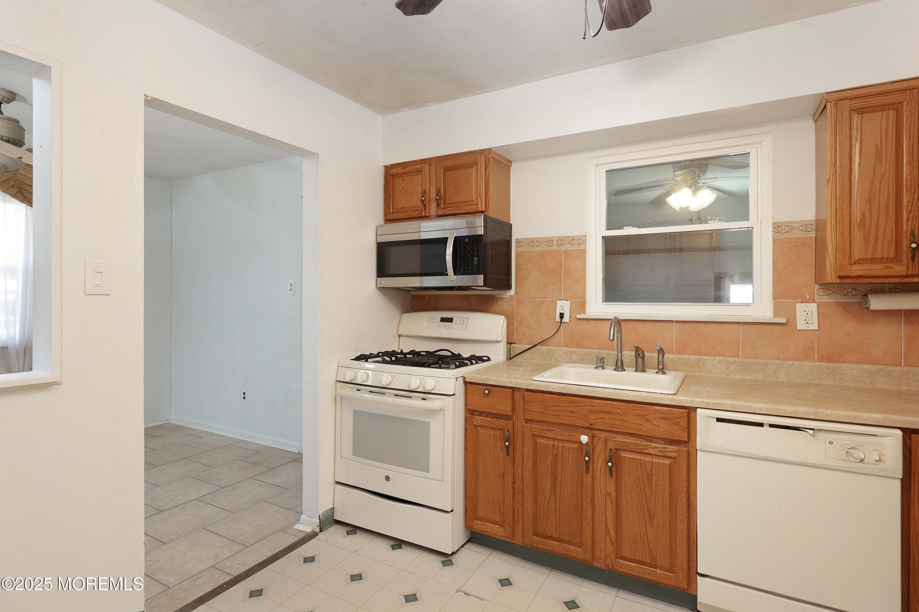 311 Mohawk Trail, Browns Mills, New Jersey image 13
