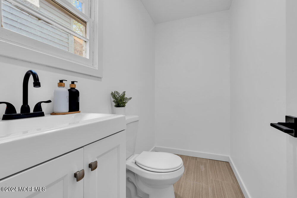 1102 1/2 Asbury Avenue