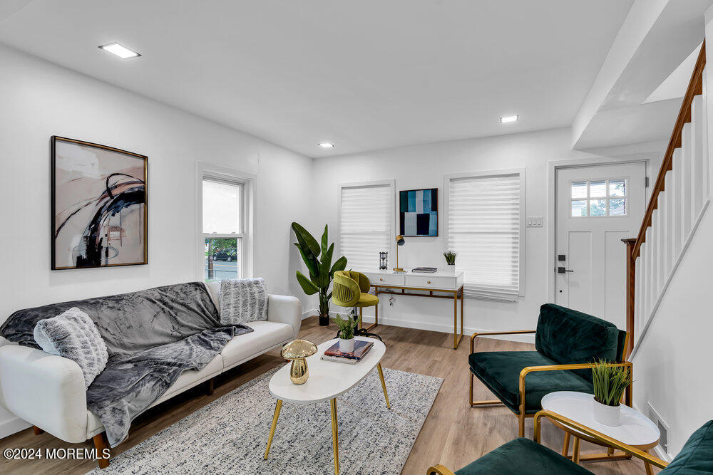 1102 1/2 Asbury Avenue