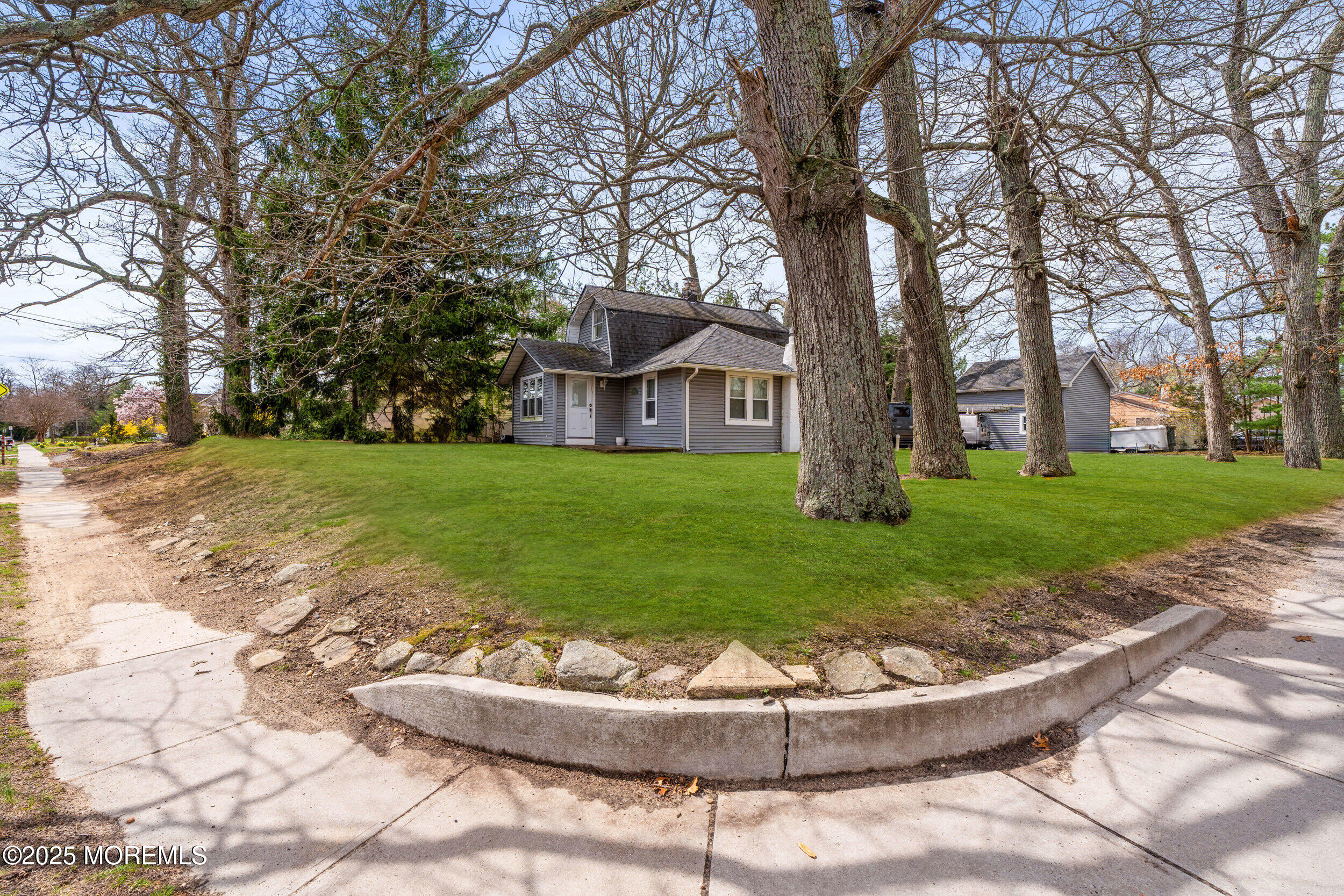 174 Whalepond Road, Oakhurst, New Jersey image 26