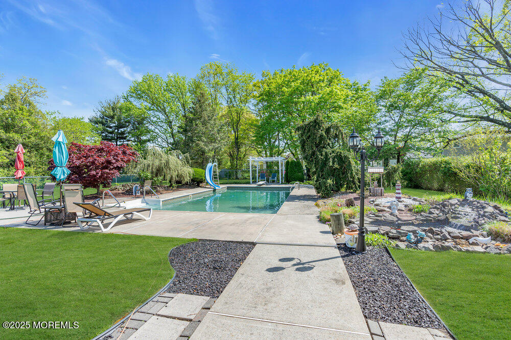 27 Rota Drive, Sayreville, New Jersey image 6