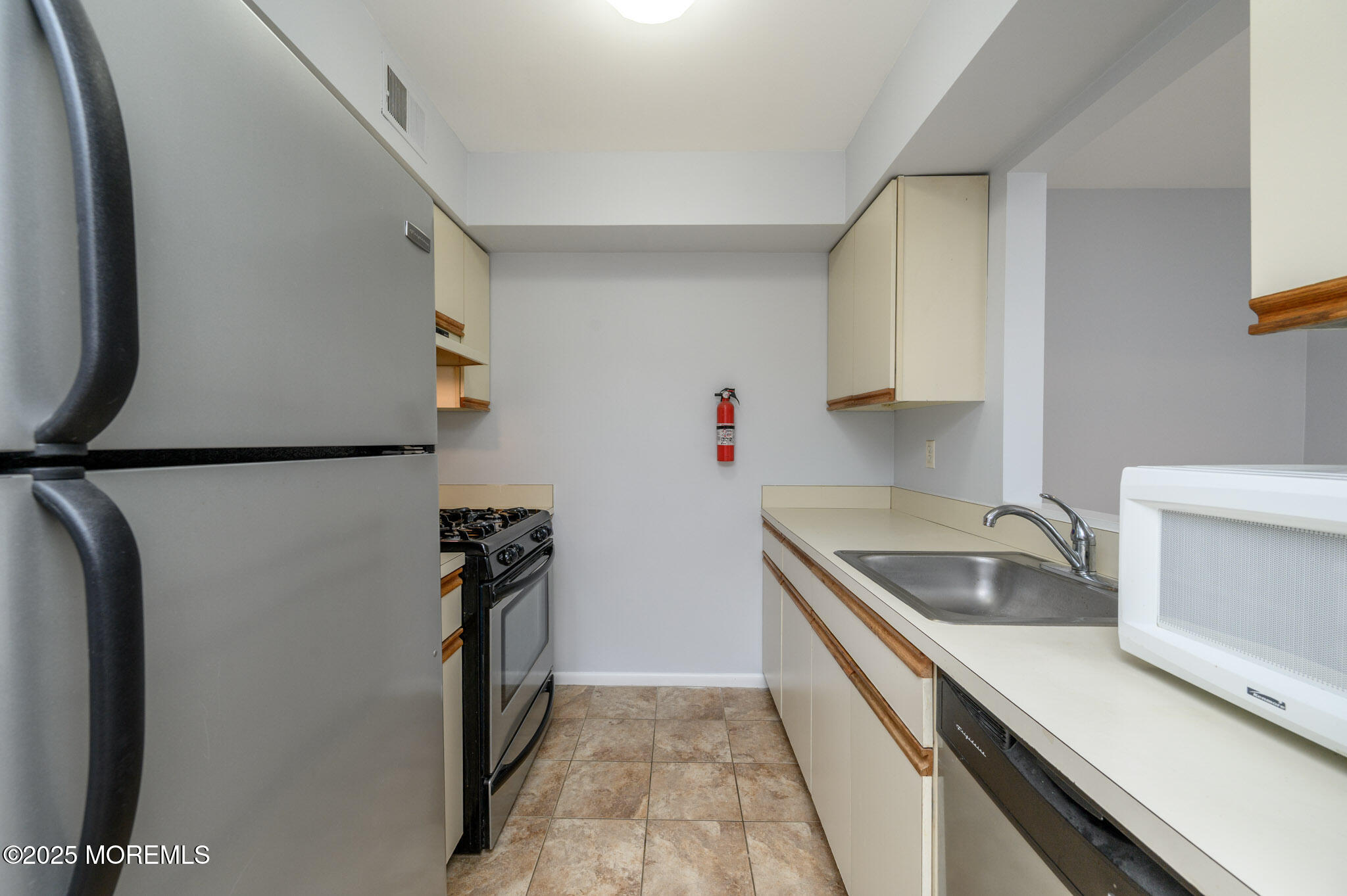 270 Main Street #6, Keansburg, New Jersey image 9