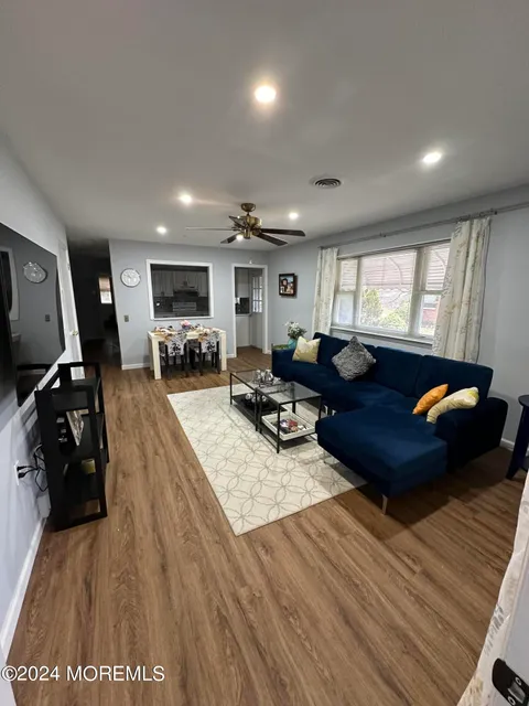 MLS: 22515054