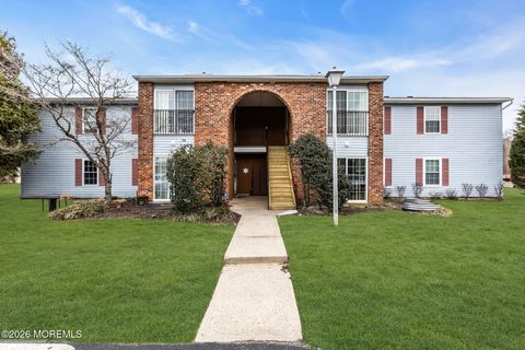 Condo For Sale - 105 Frontier Way<br/> Tinton Falls, NJ 07753