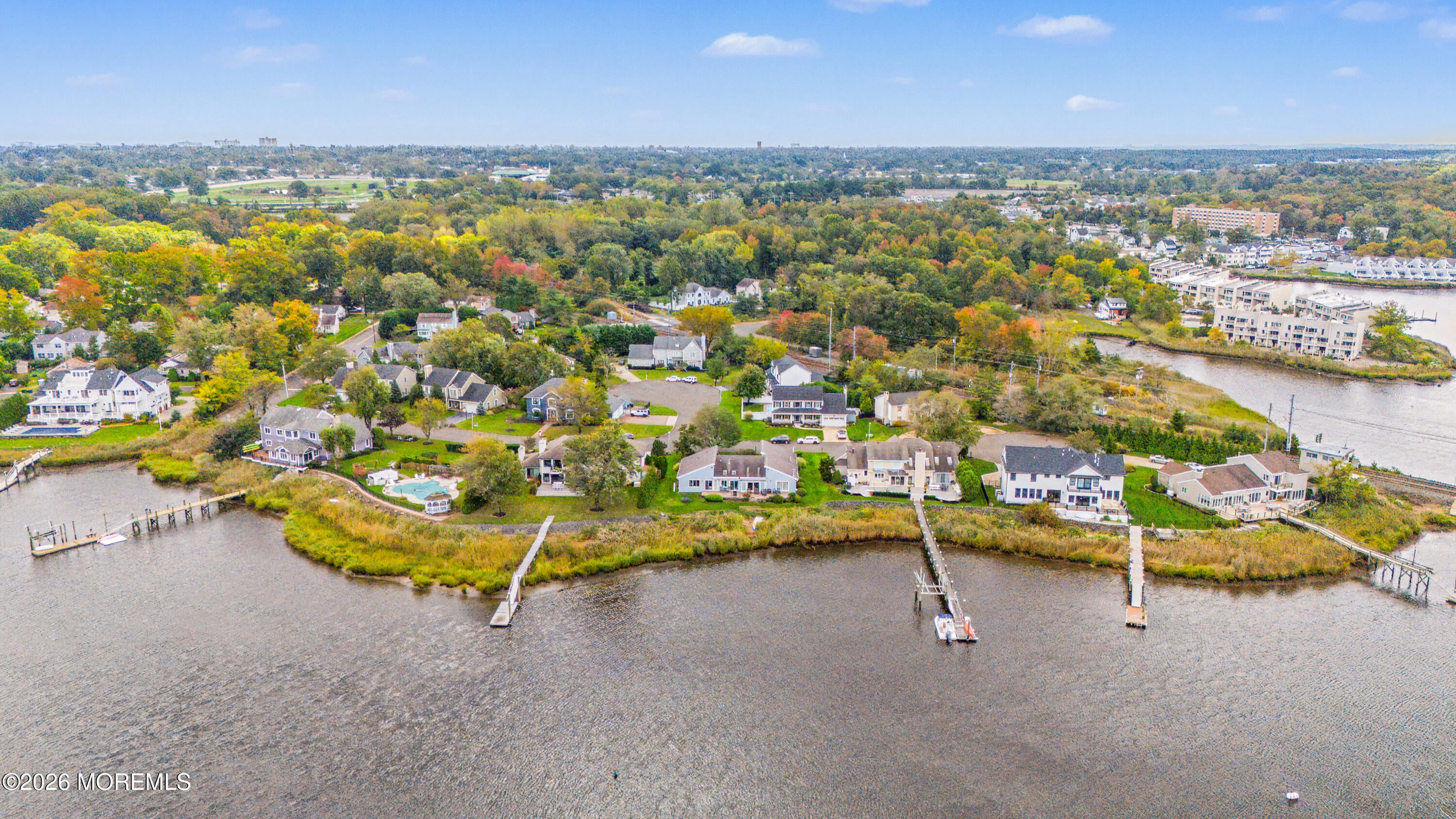7 Leeward Court