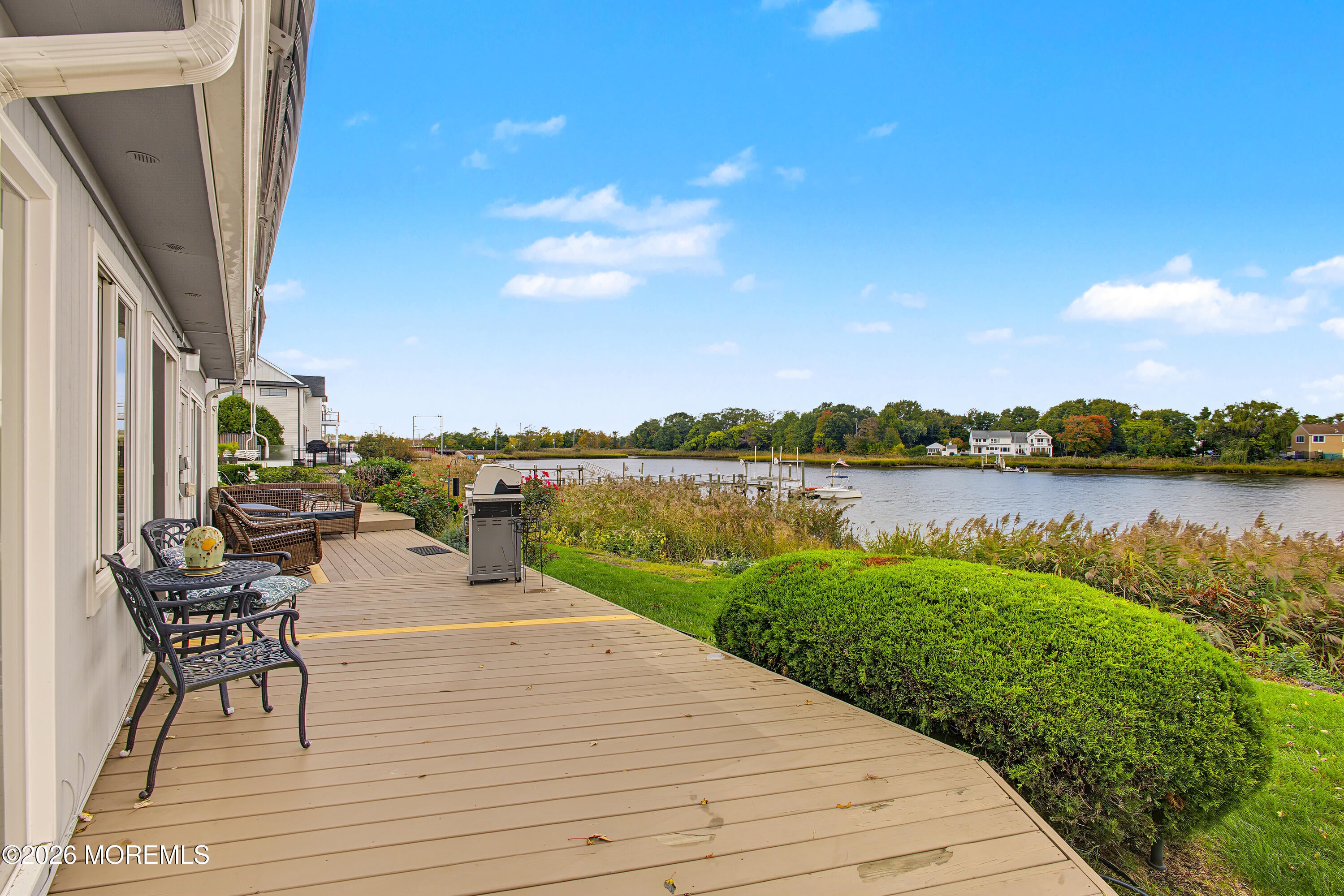 7 Leeward Court
