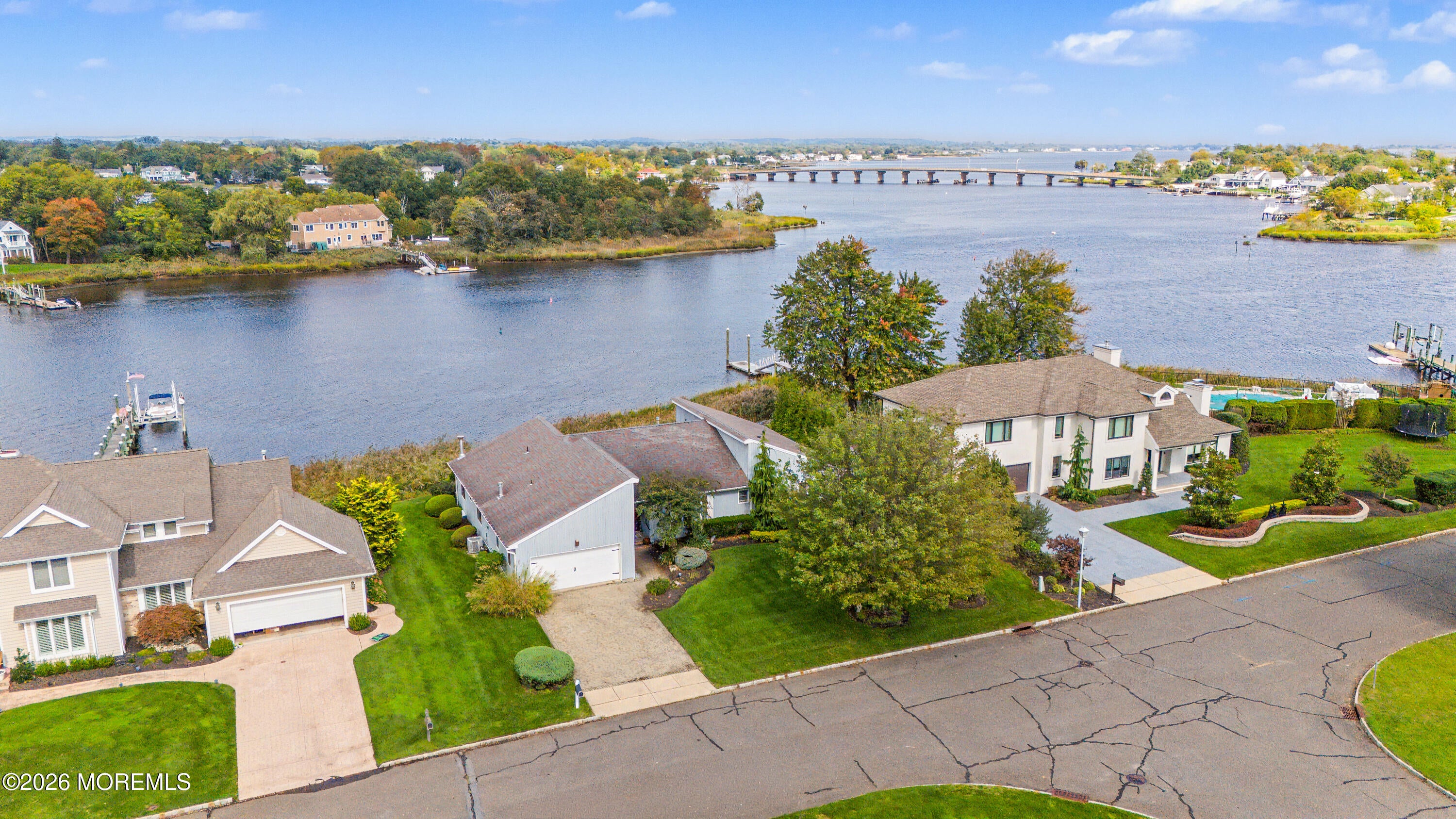 7 Leeward Court