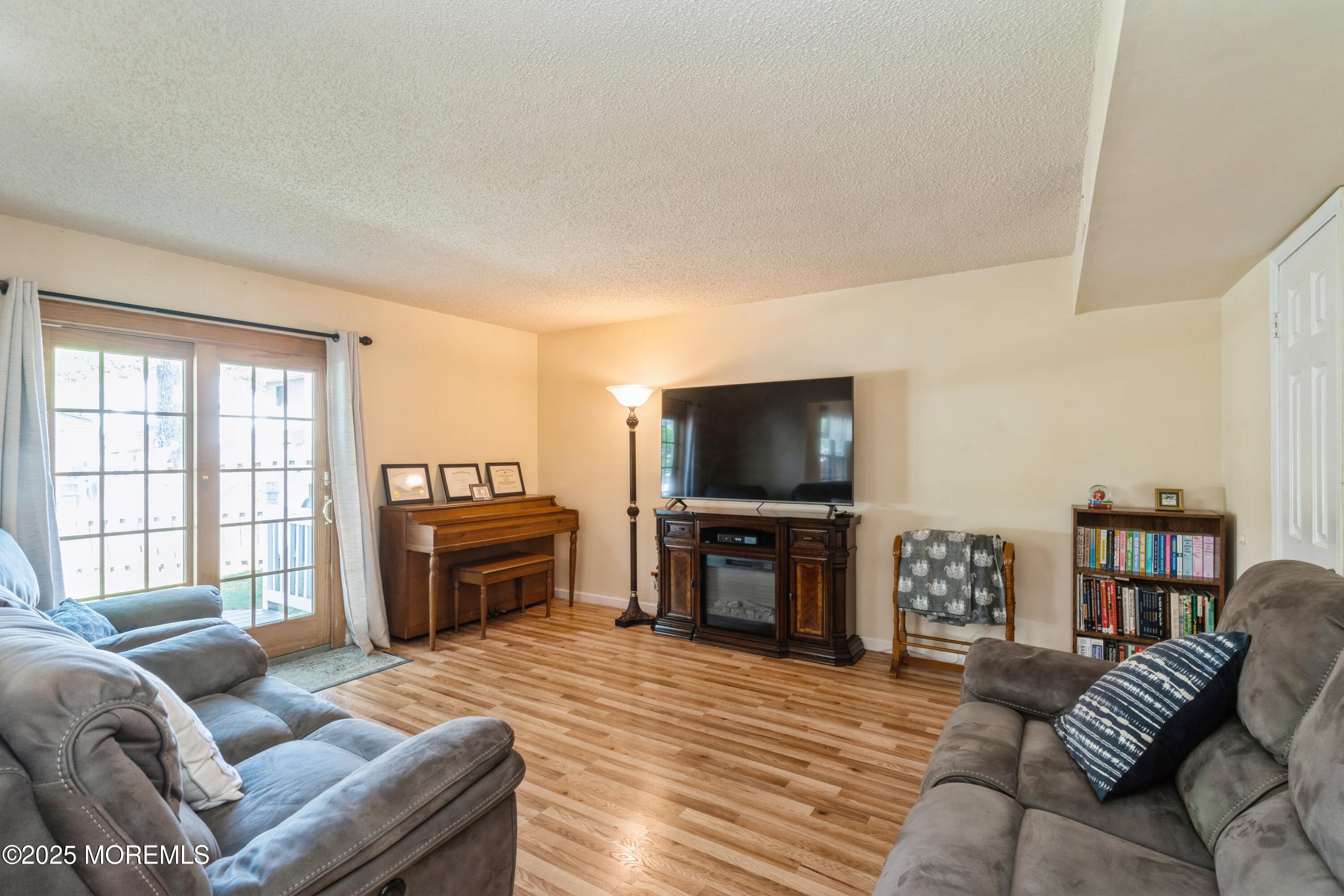 8 Admirals Row, Freehold, New Jersey image 7