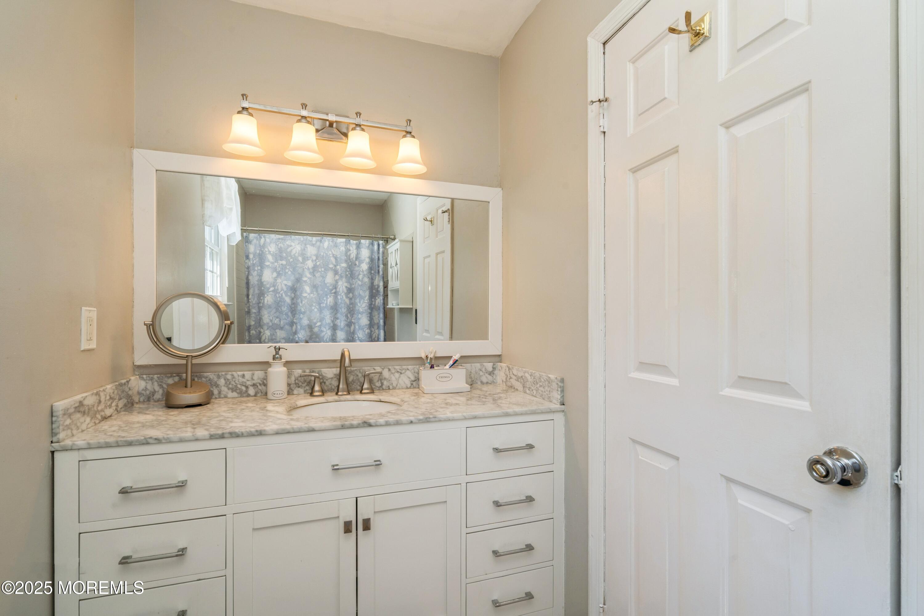 8 Admirals Row, Freehold, New Jersey image 17