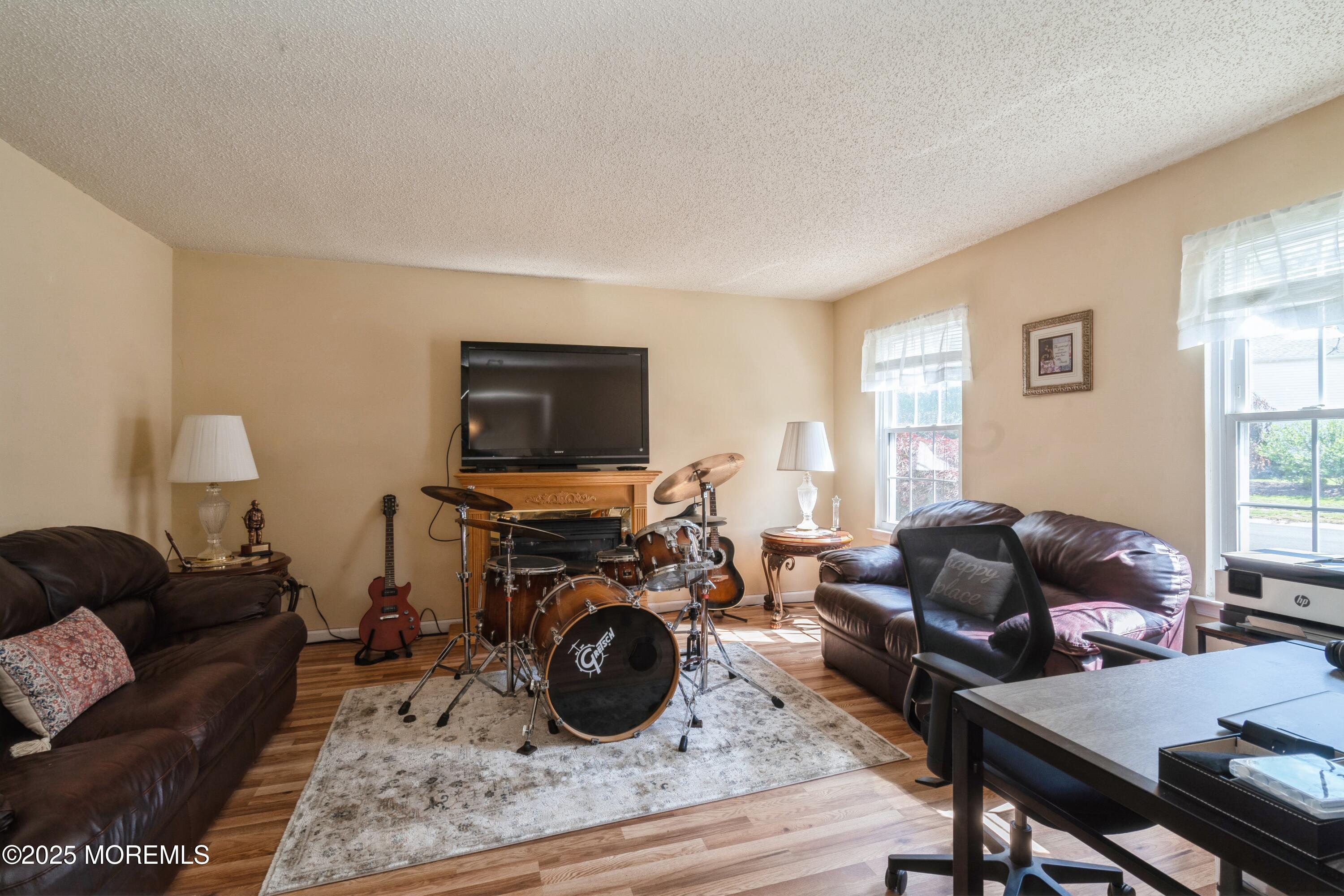 8 Admirals Row, Freehold, New Jersey image 5