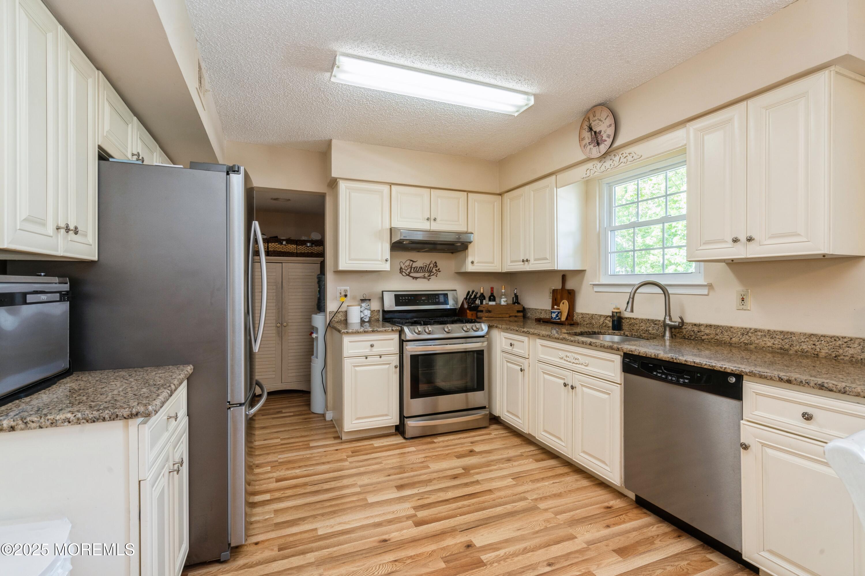 8 Admirals Row, Freehold, New Jersey image 9