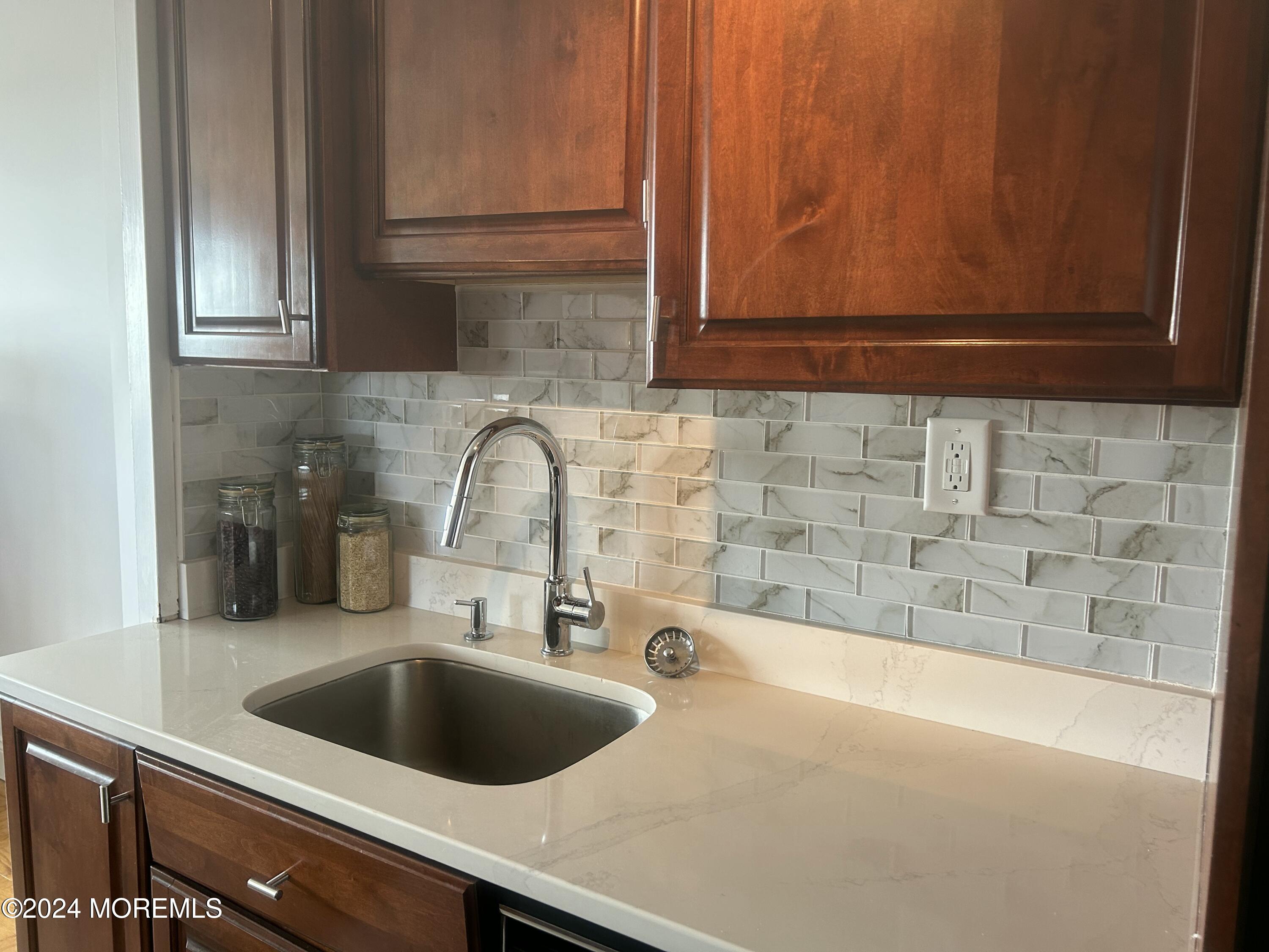 28 Riverside Avenue #10G, Red Bank, New Jersey image 3