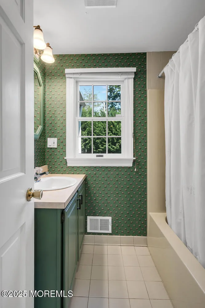 Rumson, New Jersey 07760, United States, 4 Bedrooms Bedrooms, ,2 BathroomsBathrooms,Residential,Active,145490