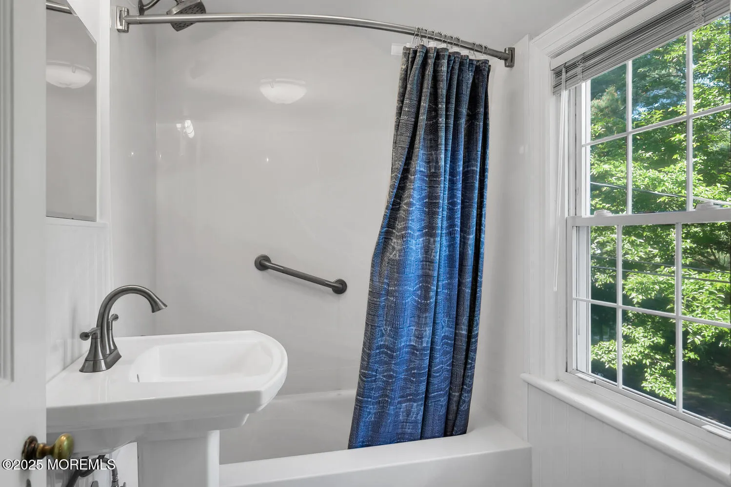 Rumson, New Jersey 07760, United States, 4 Bedrooms Bedrooms, ,2 BathroomsBathrooms,Residential,Active,145490