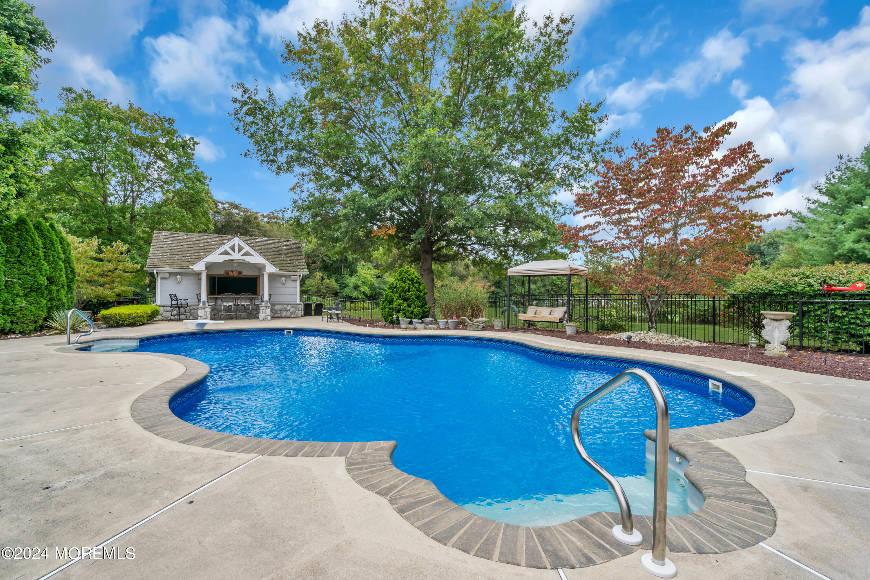 16 Saddlebrook Road, Millstone, New Jersey image 3