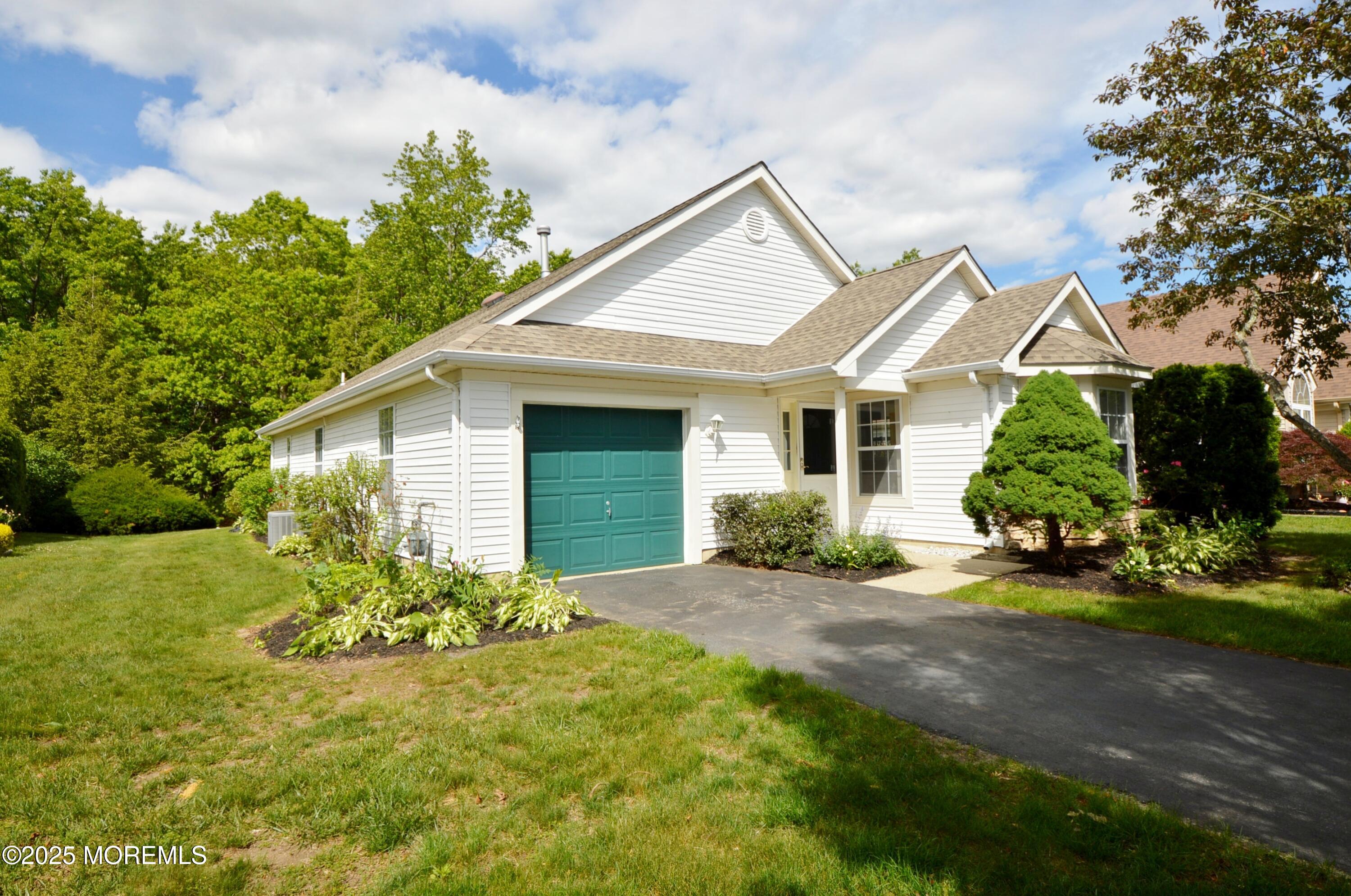 2715 Meadow Lake Drive, Toms River, New Jersey image 2