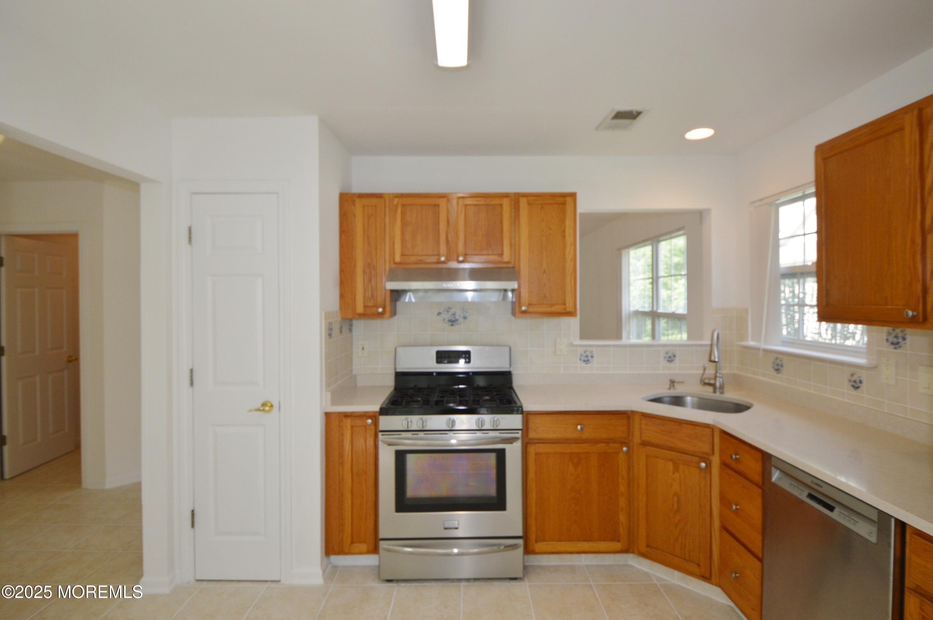 2715 Meadow Lake Drive, Toms River, New Jersey image 7