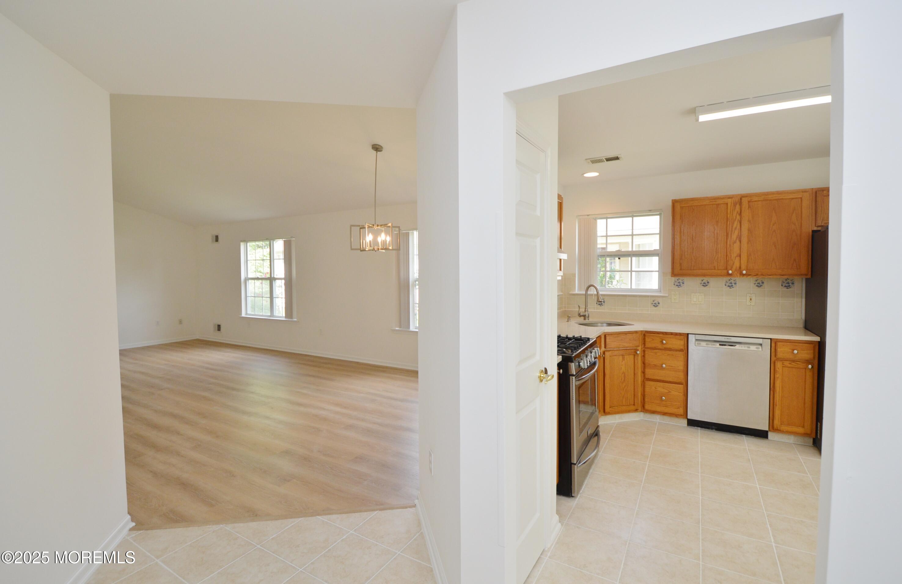 2715 Meadow Lake Drive, Toms River, New Jersey image 5