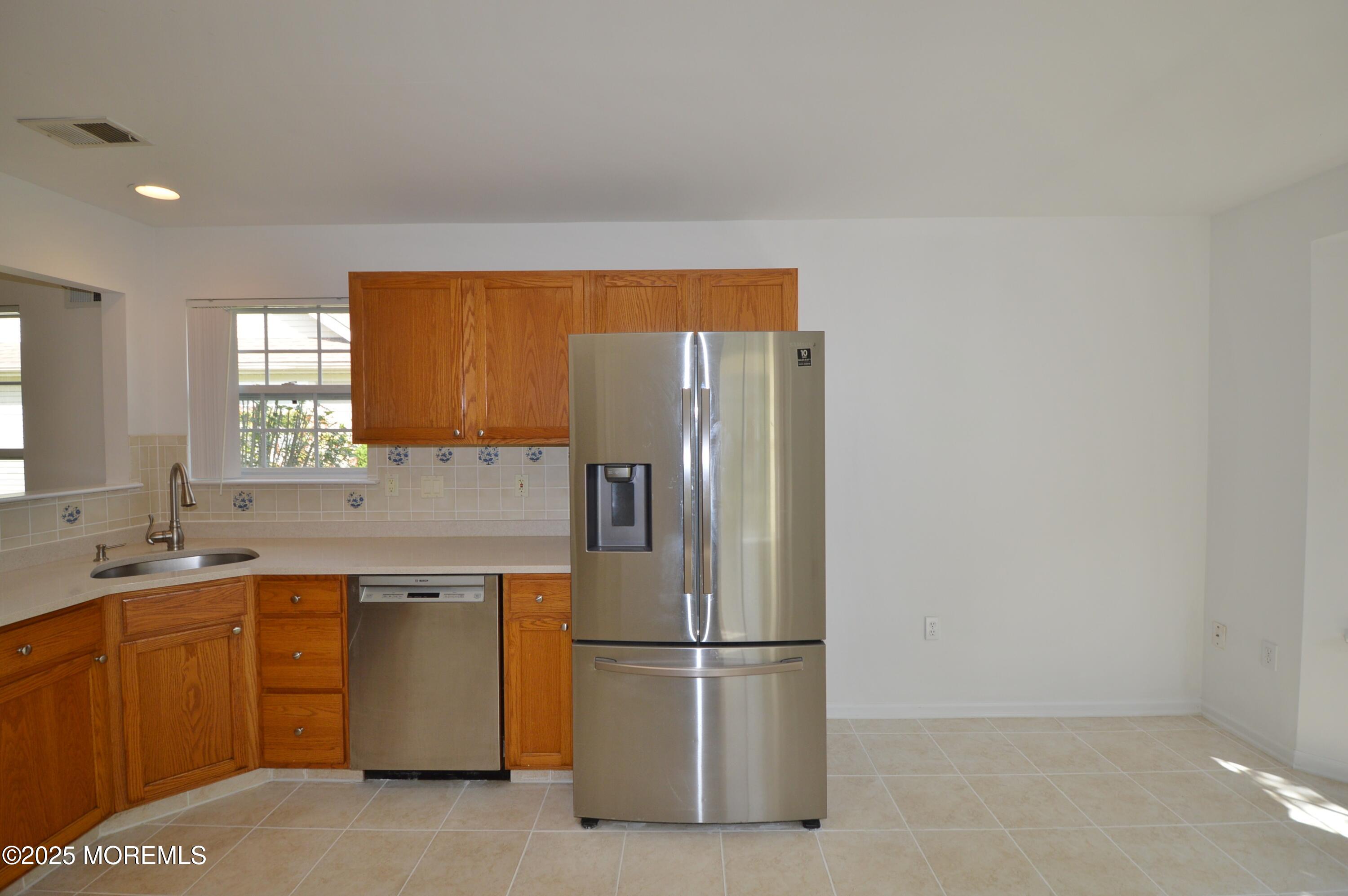 2715 Meadow Lake Drive, Toms River, New Jersey image 10