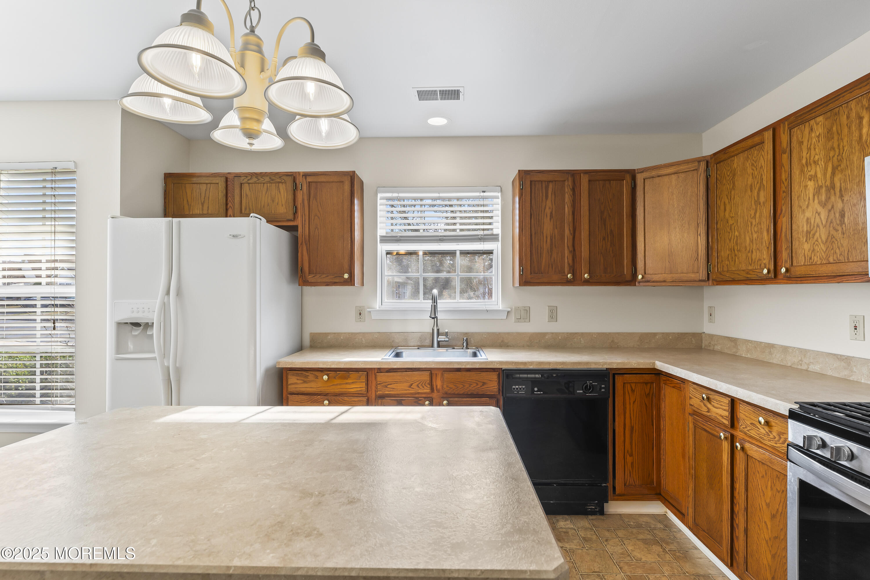 2335 Logan Court, Toms River, New Jersey image 9