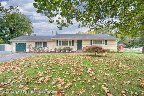 Homes For Sale - 138 Freehold Road<br/> Manalapan, NJ 07726