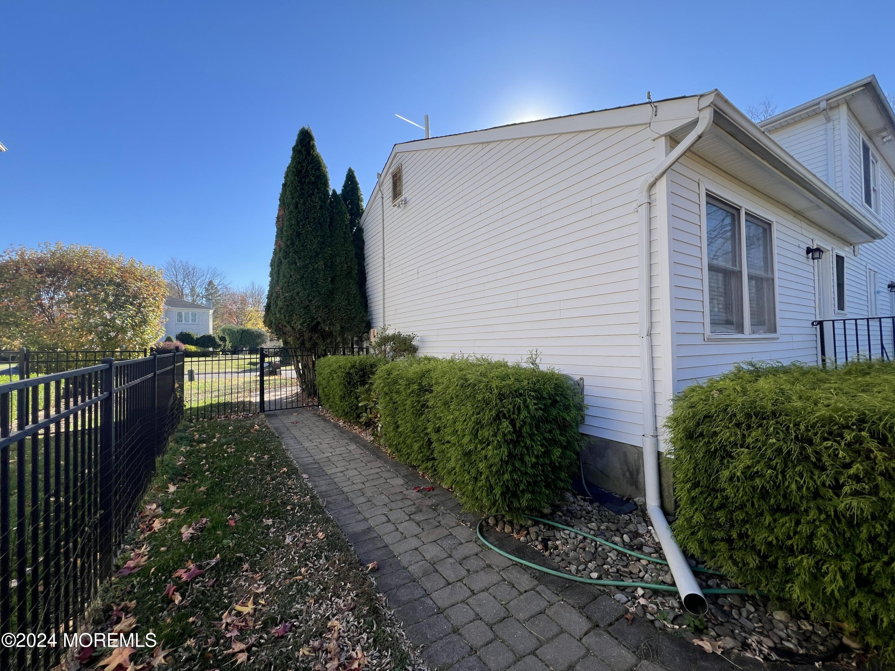 4 Lee Court, Marlboro, New Jersey image 2