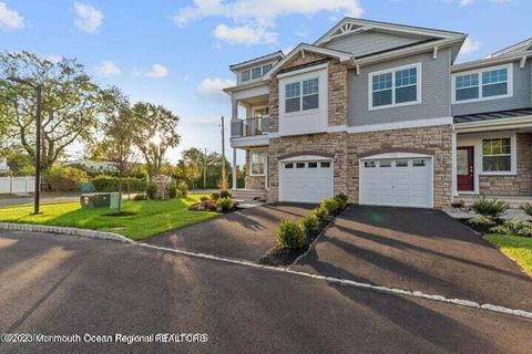 Townhouse For Rent - 221 Brighton Avenue #305<br/> Monmouth County, Long Branch, NJ 07740