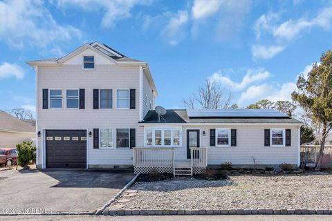 Homes For Rent - 101 Clearwater Drive<br/> Forked River, NJ 08731