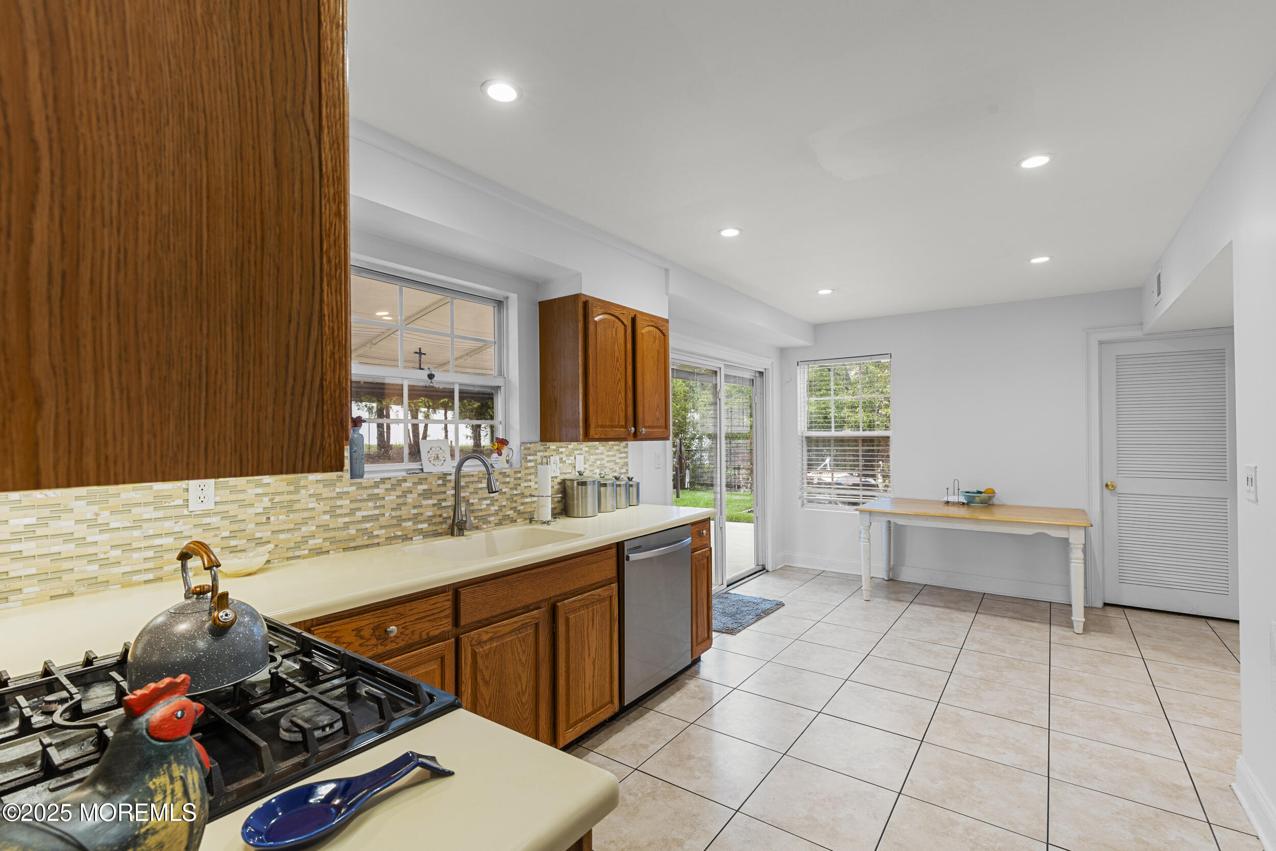 39 Sarah Lane, Howell, New Jersey image 14