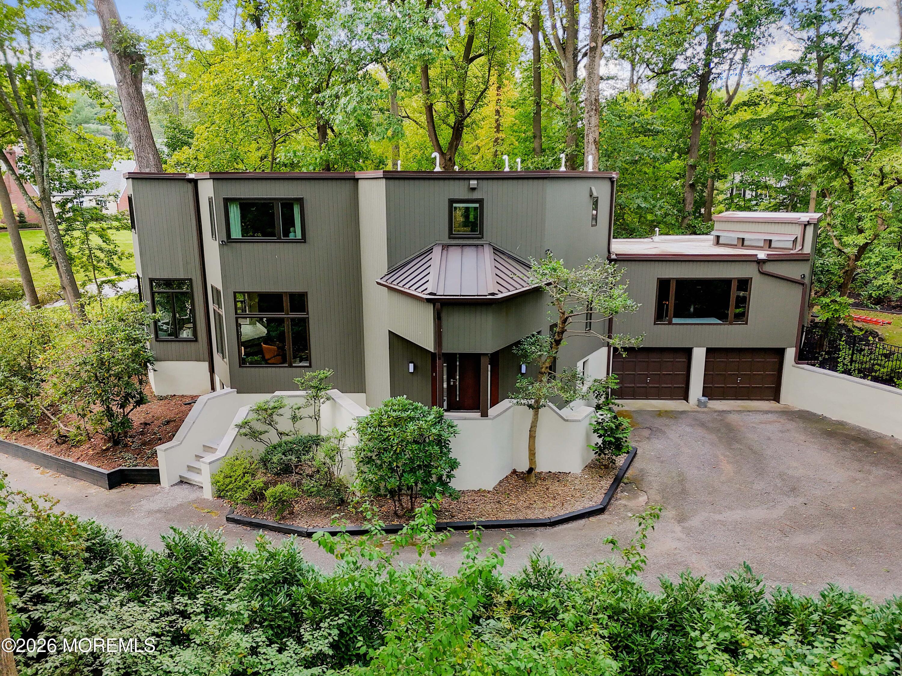 2 Fox Hunt Road