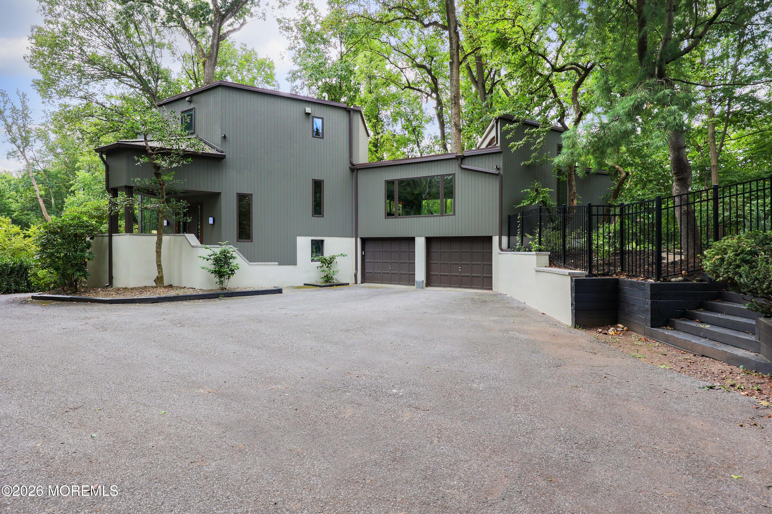 2 Fox Hunt Road