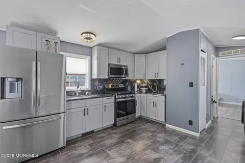 MLS: 22608699