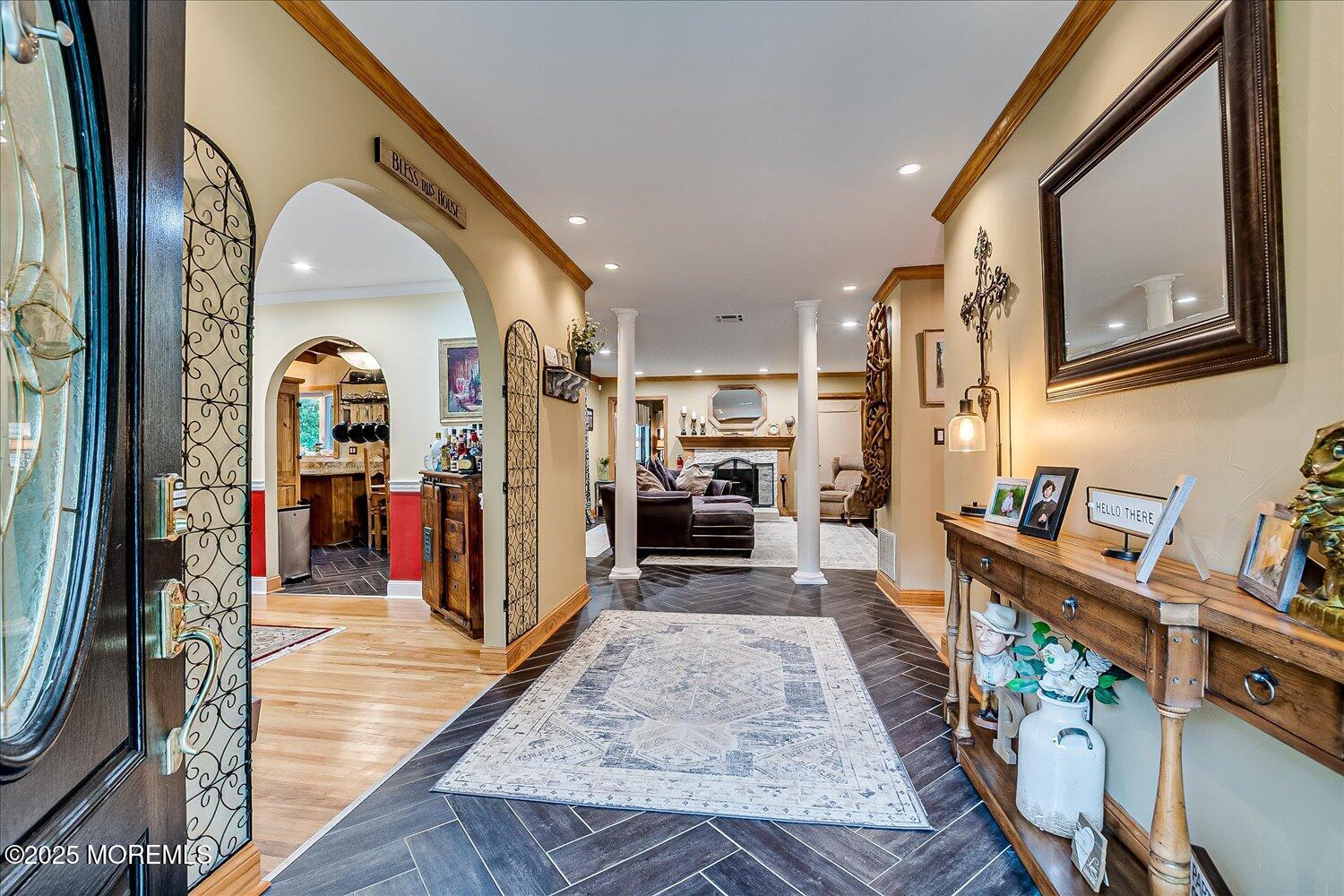 11 Mount Drive