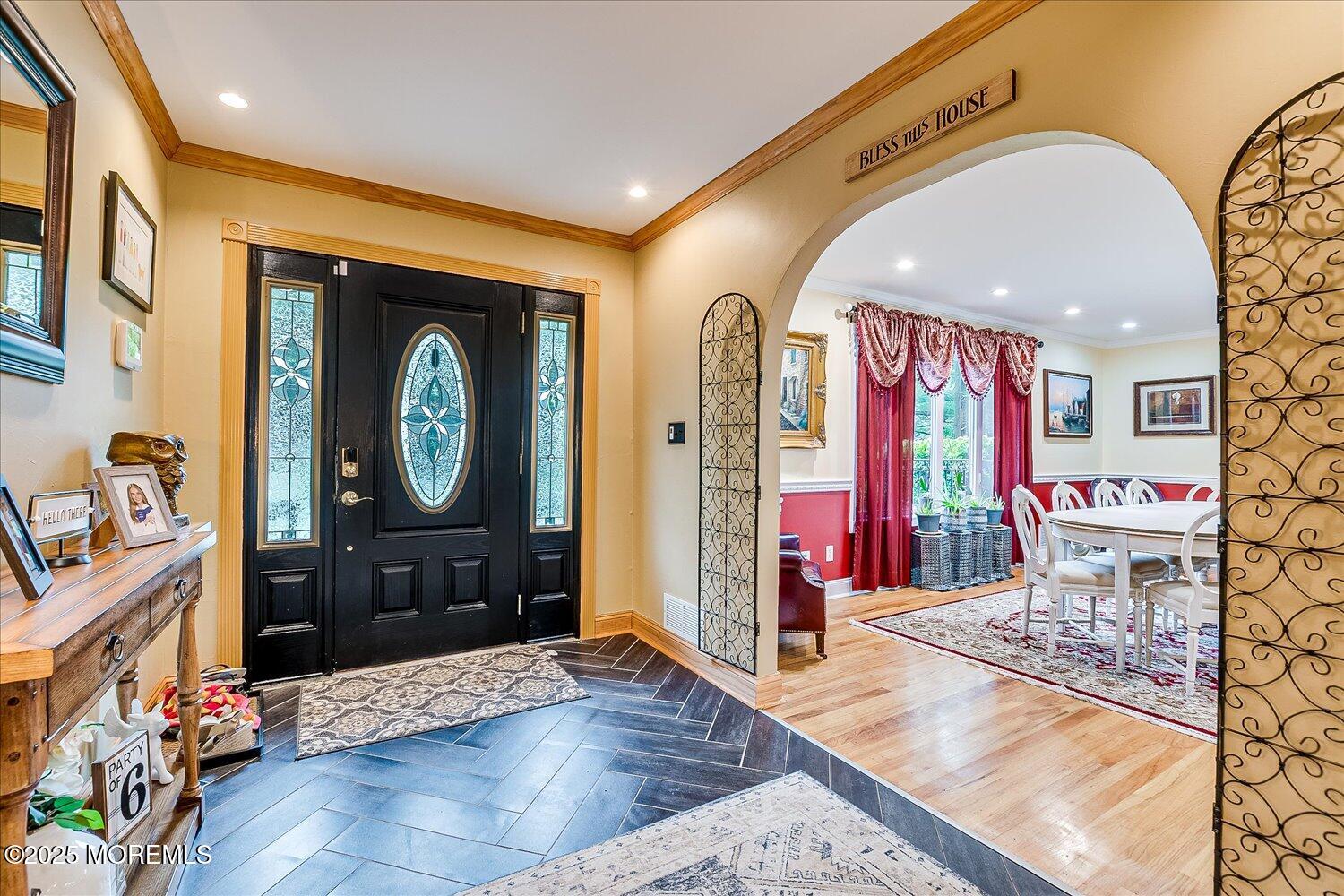11 Mount Drive