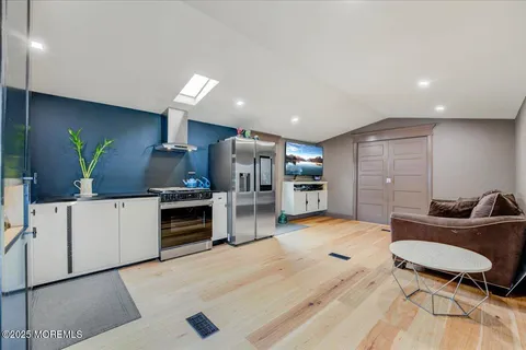 MLS: 22512072