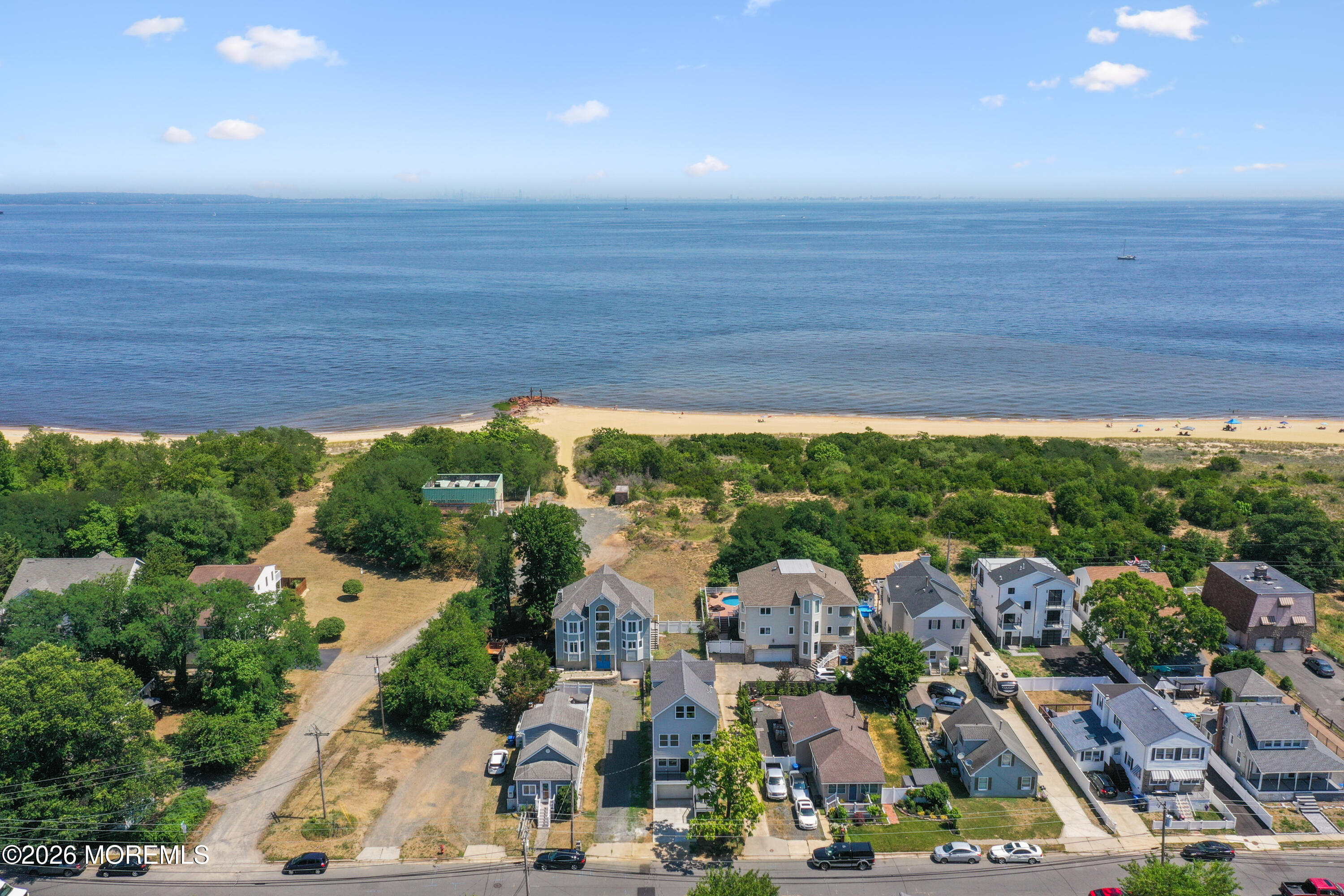 95 Seabreeze Avenue