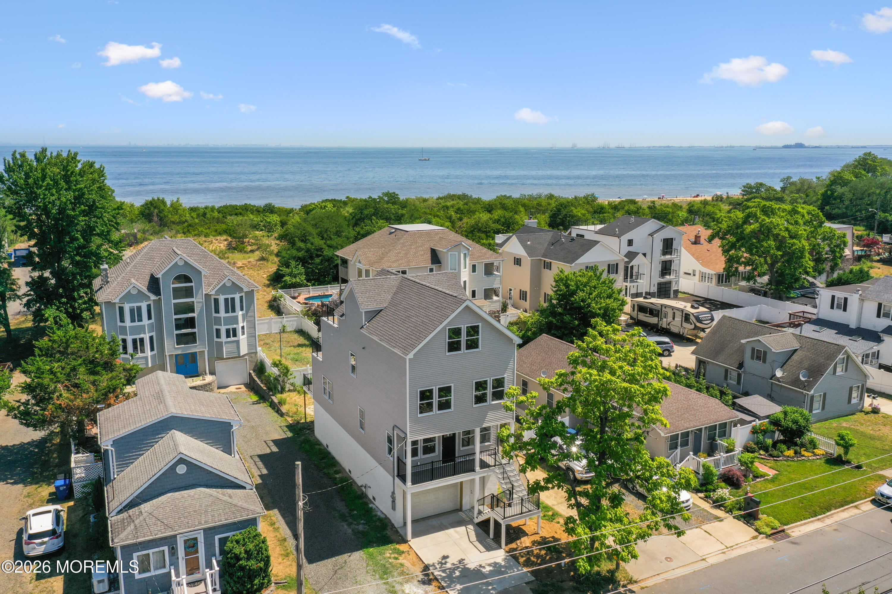 95 Seabreeze Avenue