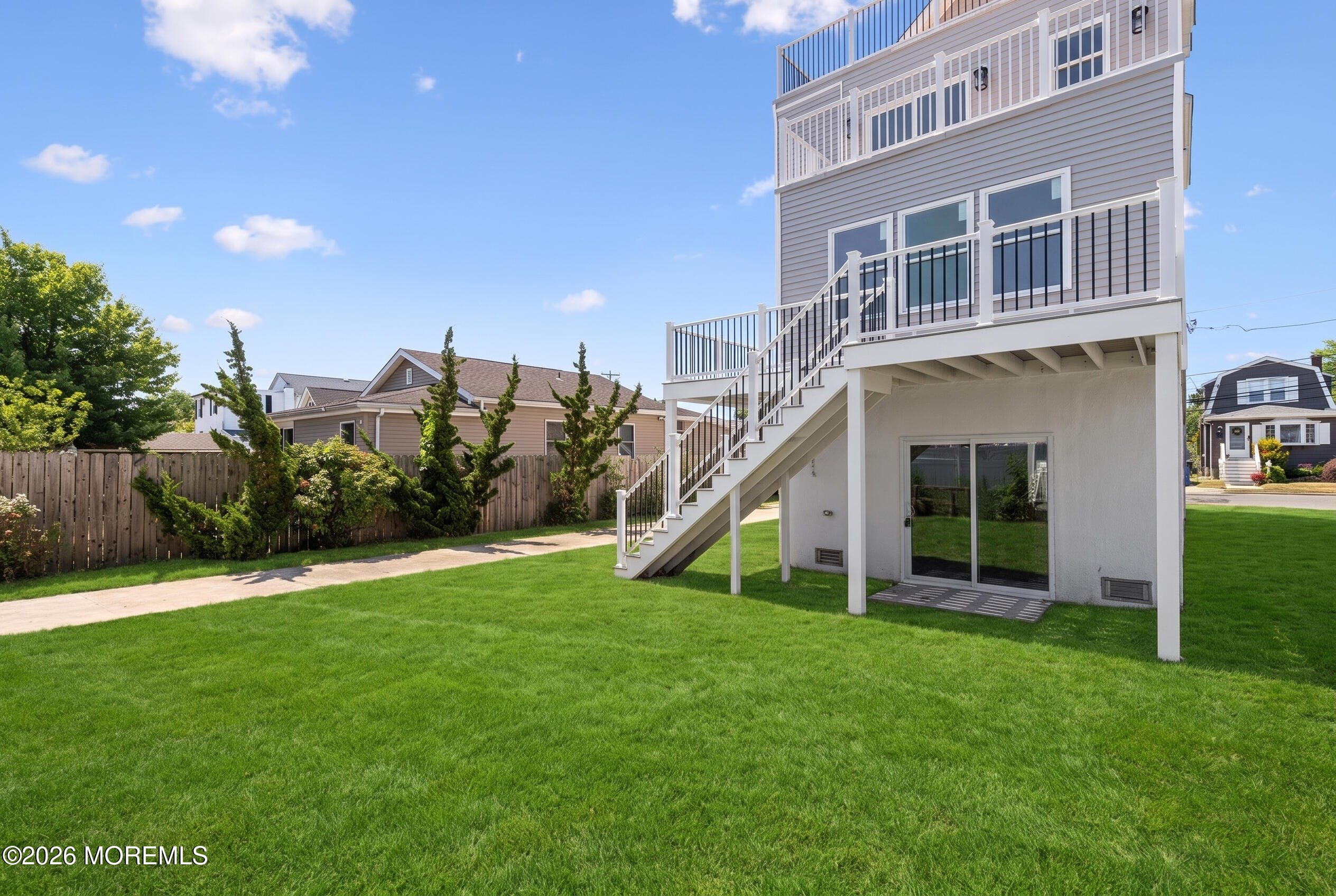 95 Seabreeze Avenue