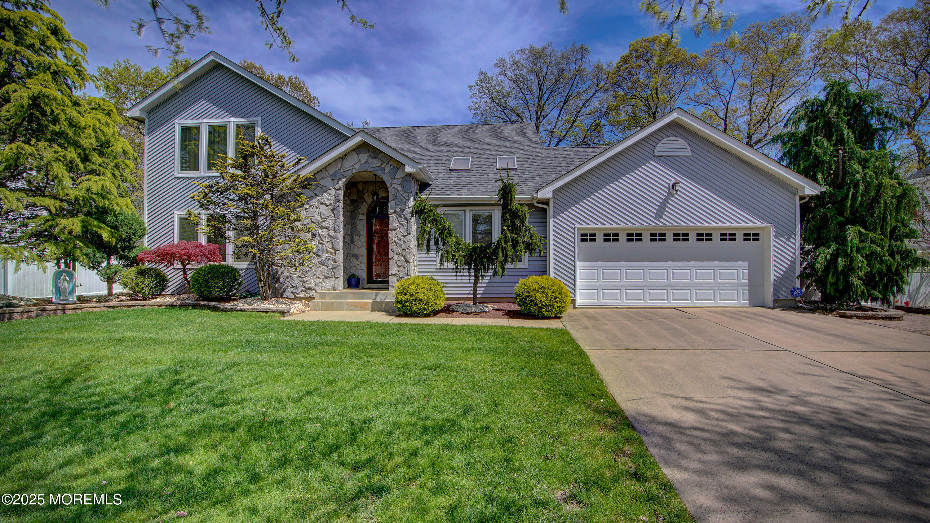 4 Weasel Creek Court, Howell, New Jersey image 1