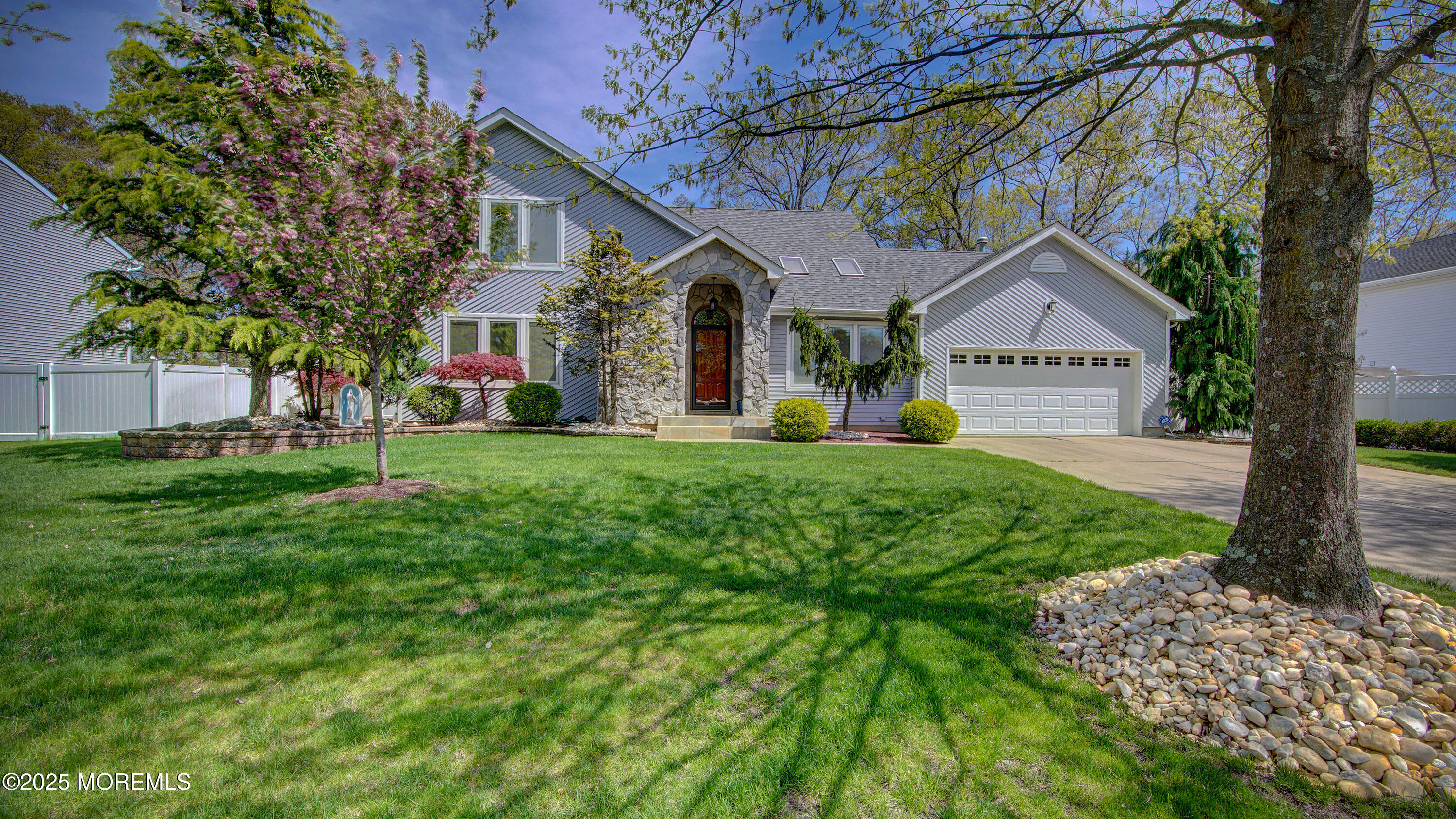 4 Weasel Creek Court, Howell, New Jersey image 2