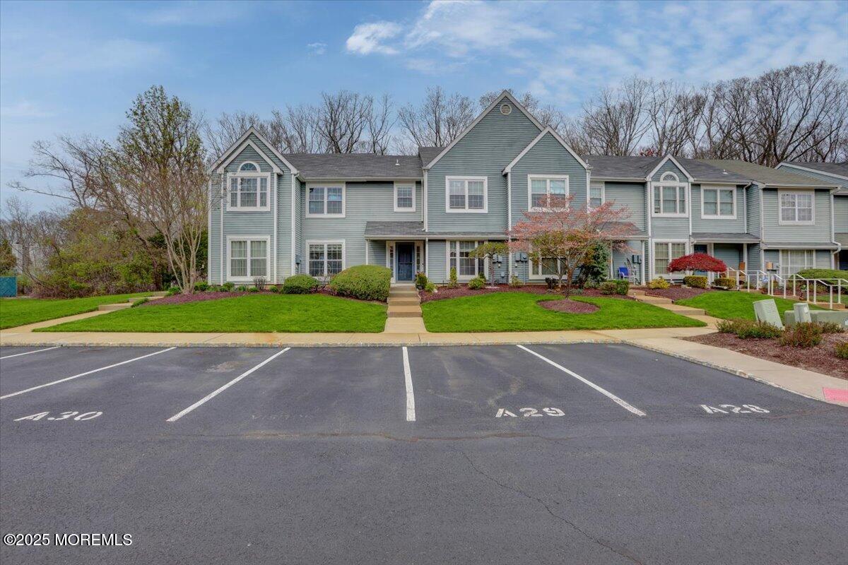 201 Ashwood Court, Howell, New Jersey image 4