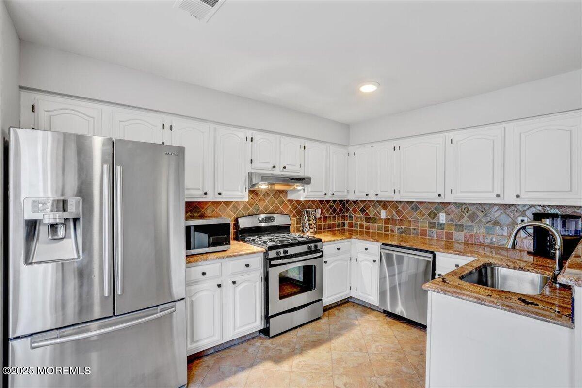 201 Ashwood Court, Howell, New Jersey image 15