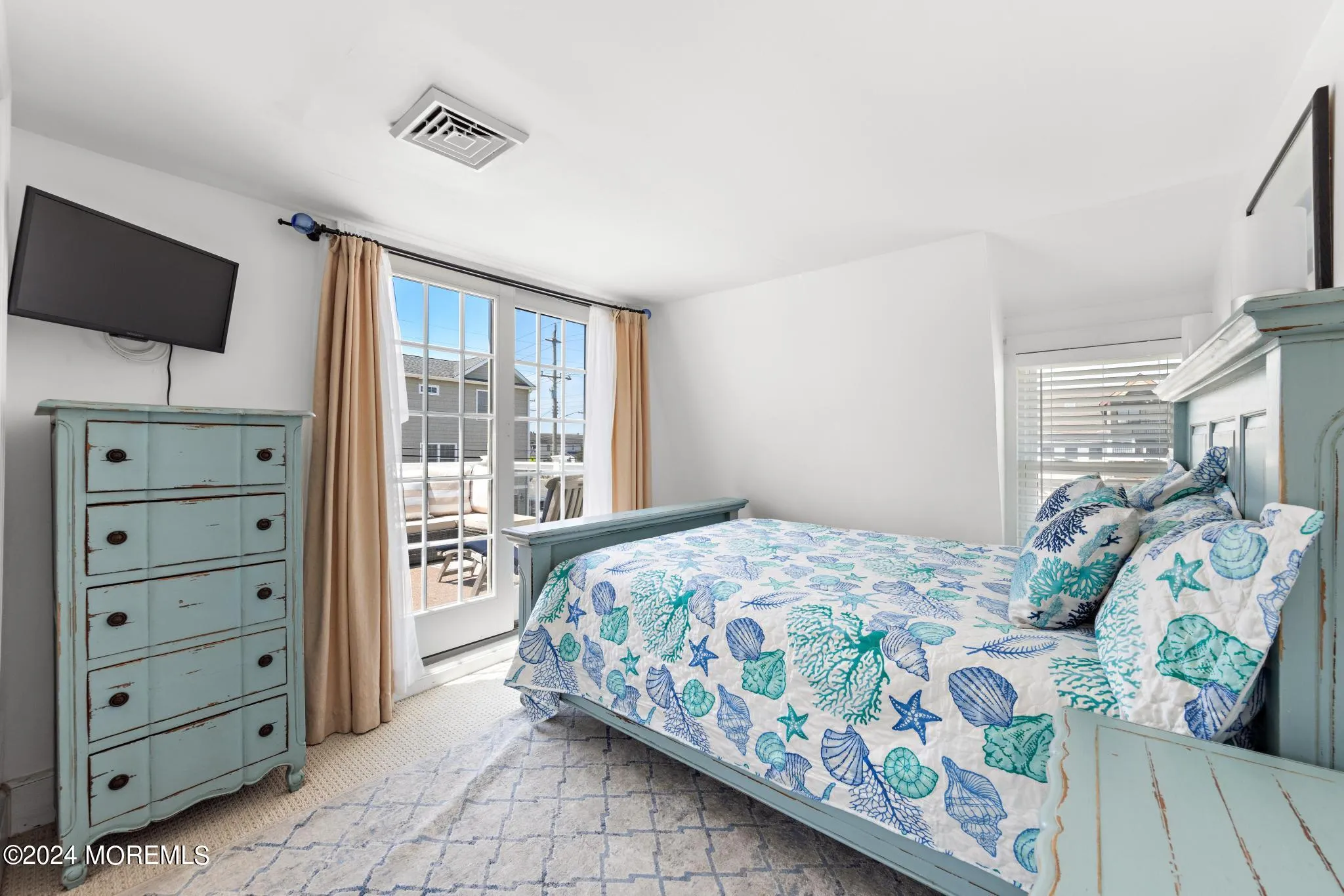 Ship Bottom, New Jersey 08008, United States, 3 Bedrooms Bedrooms, ,2 BathroomsBathrooms,Residential,Active,87587