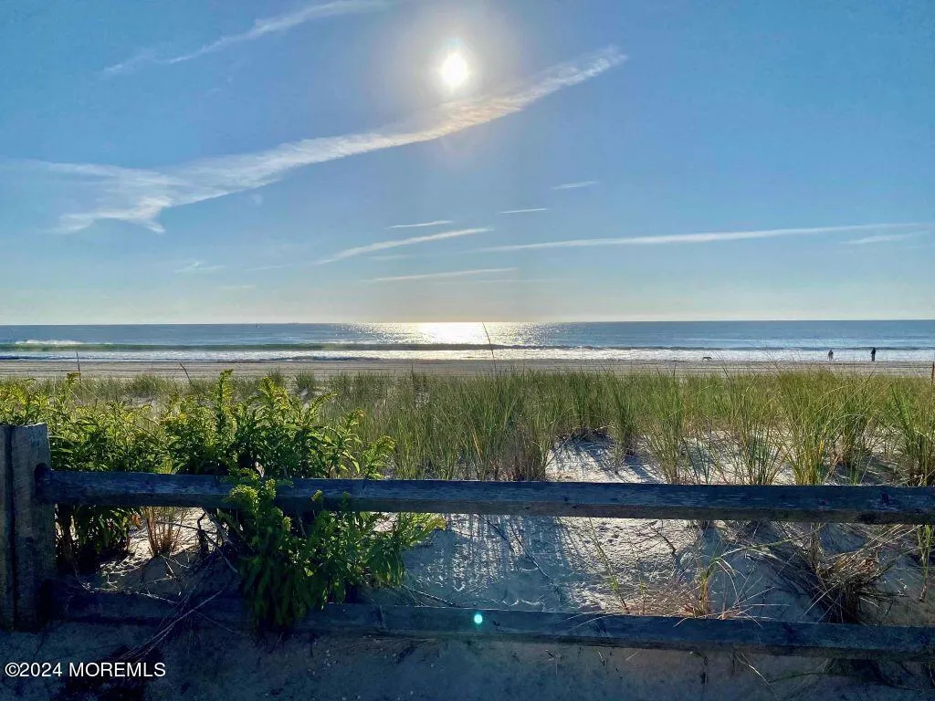 Ship Bottom, New Jersey 08008, United States, 3 Bedrooms Bedrooms, ,2 BathroomsBathrooms,Residential,Active,87587