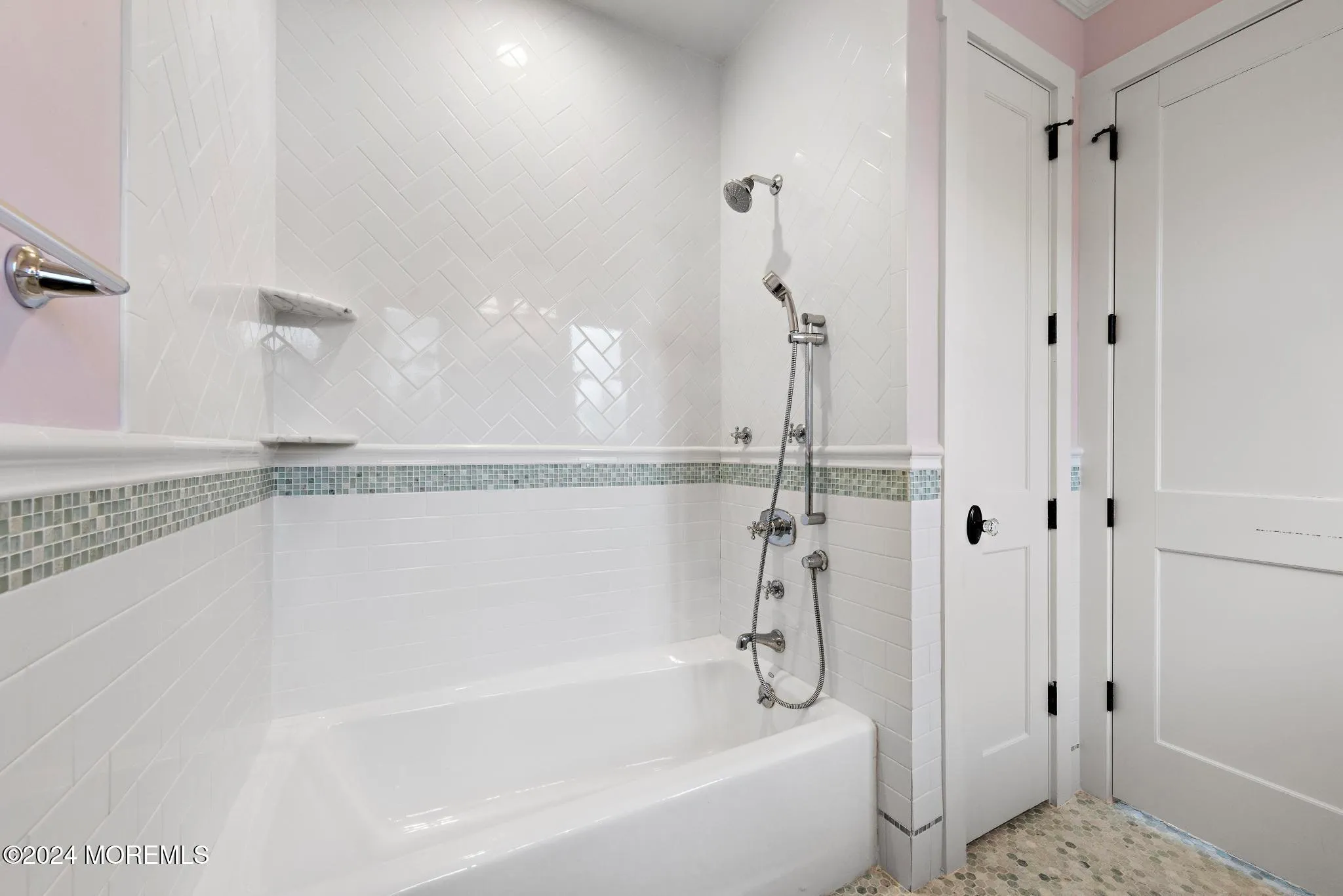 Long Beach Twp, New Jersey 08008, United States, 7 Bedrooms Bedrooms, ,9 BathroomsBathrooms,Residential,Active,130939